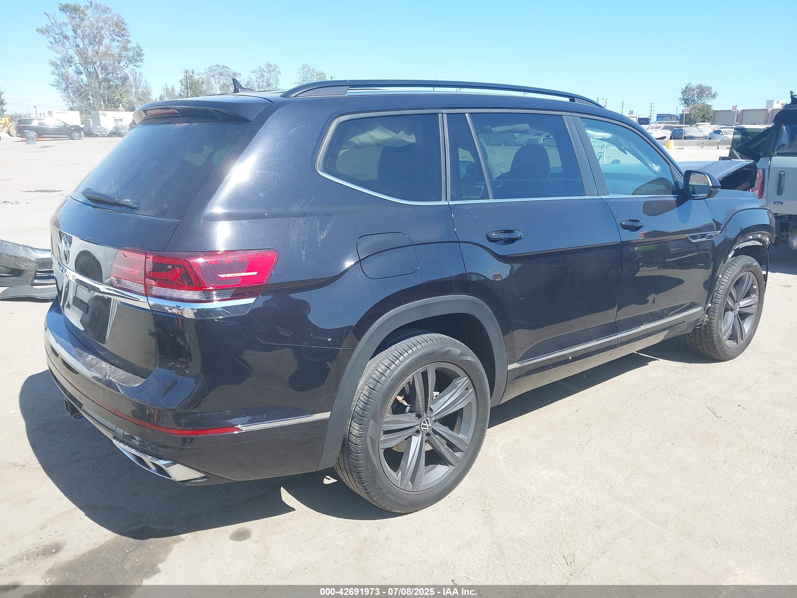 VOLKSWAGEN ATLAS image 4