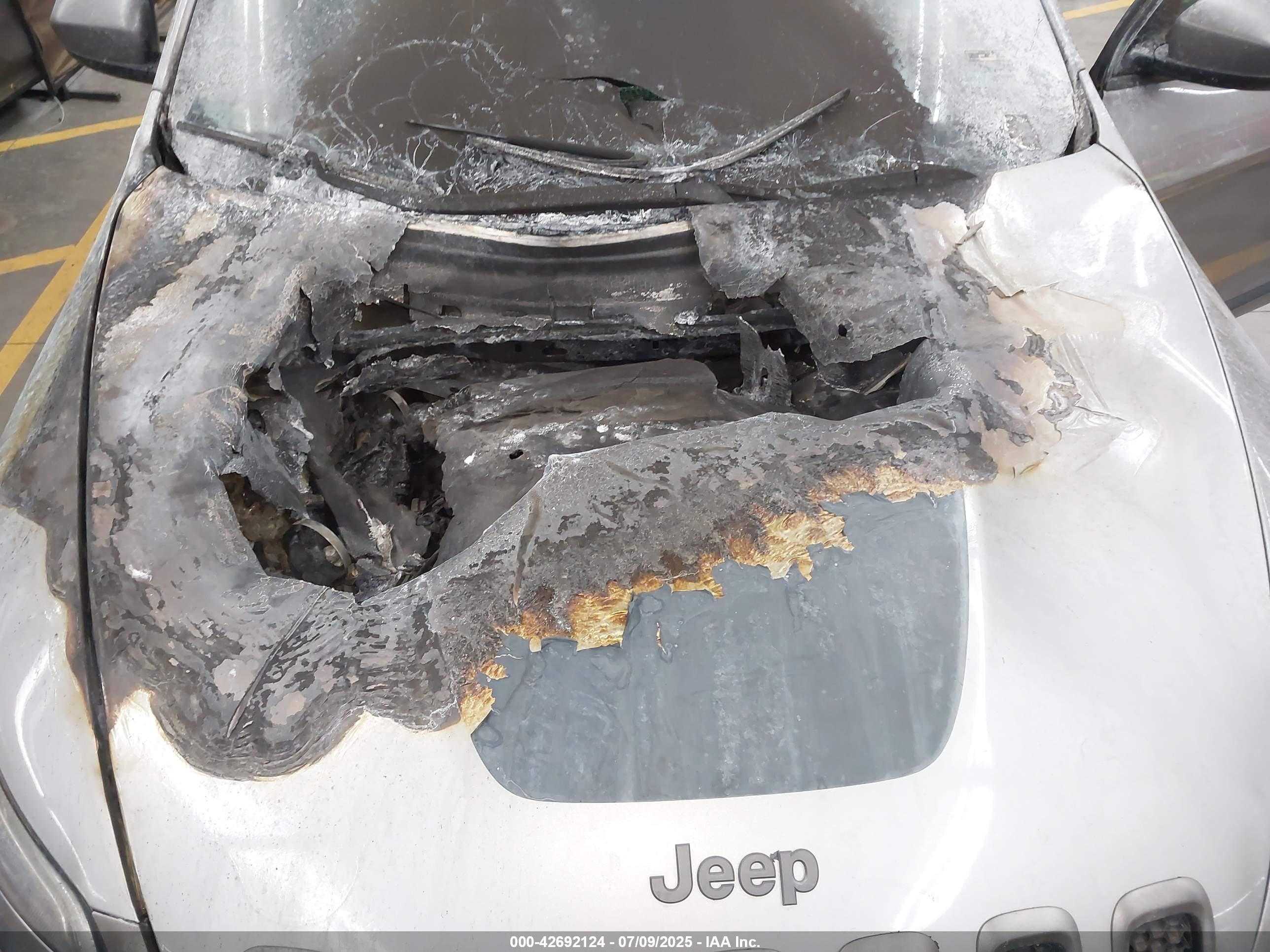 JEEP CHEROKEE image 10