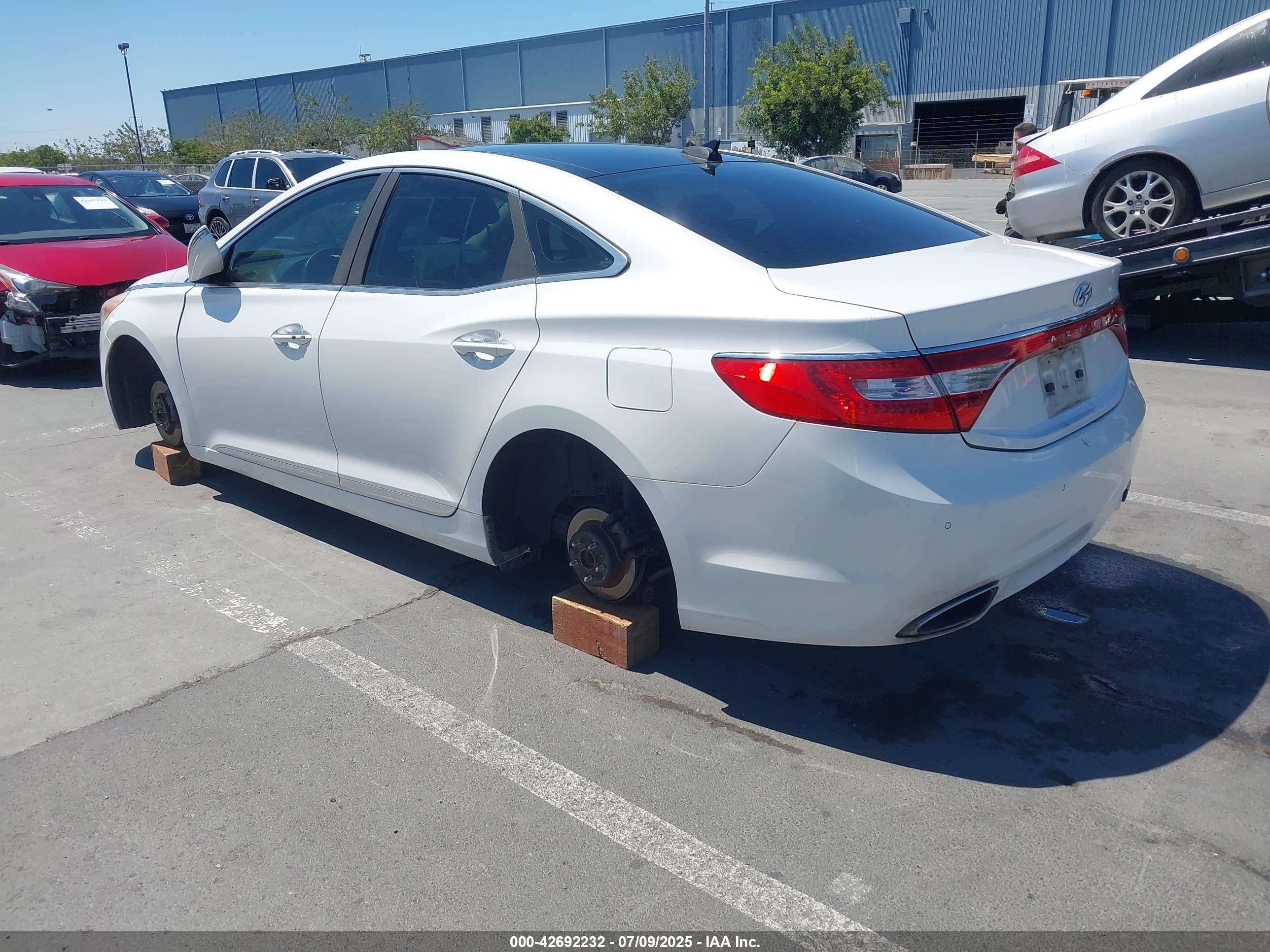 HYUNDAI AZERA image 3