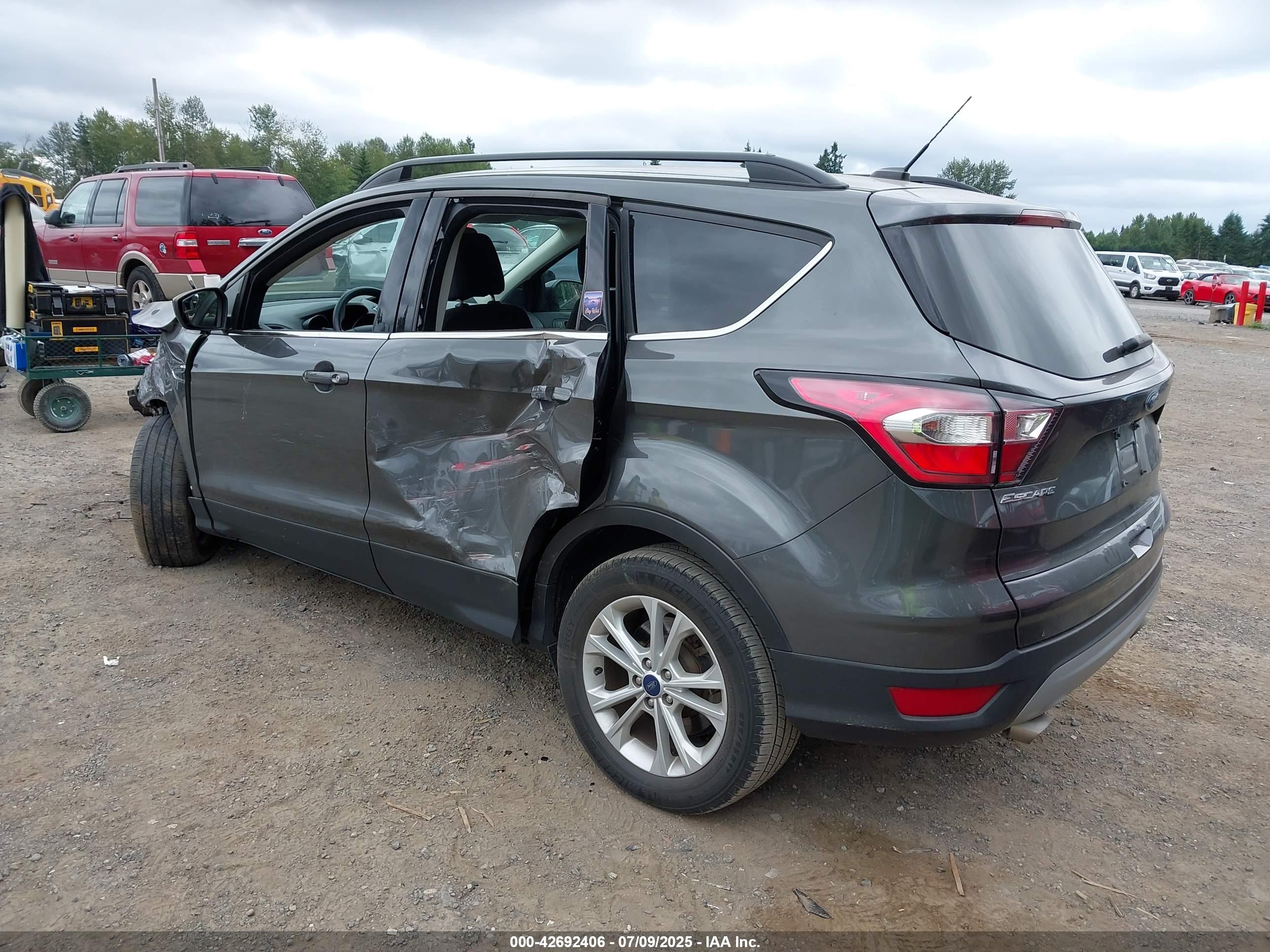 FORD ESCAPE image 3