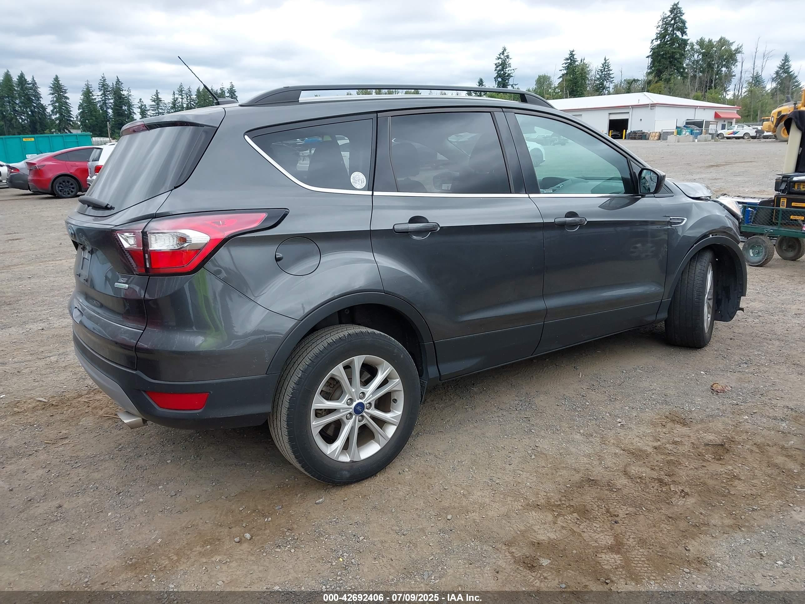 FORD ESCAPE image 4