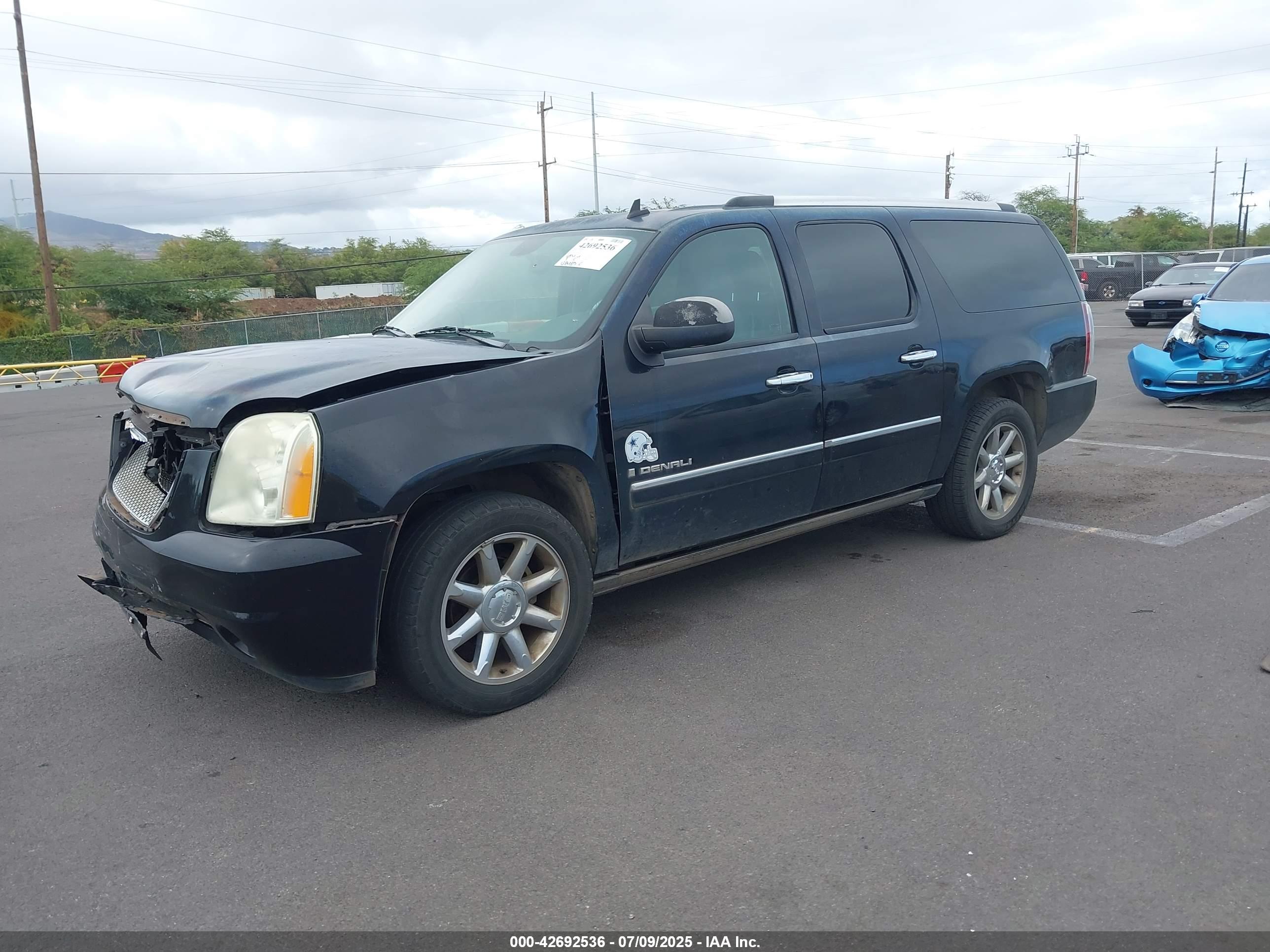 GMC YUKON image 2