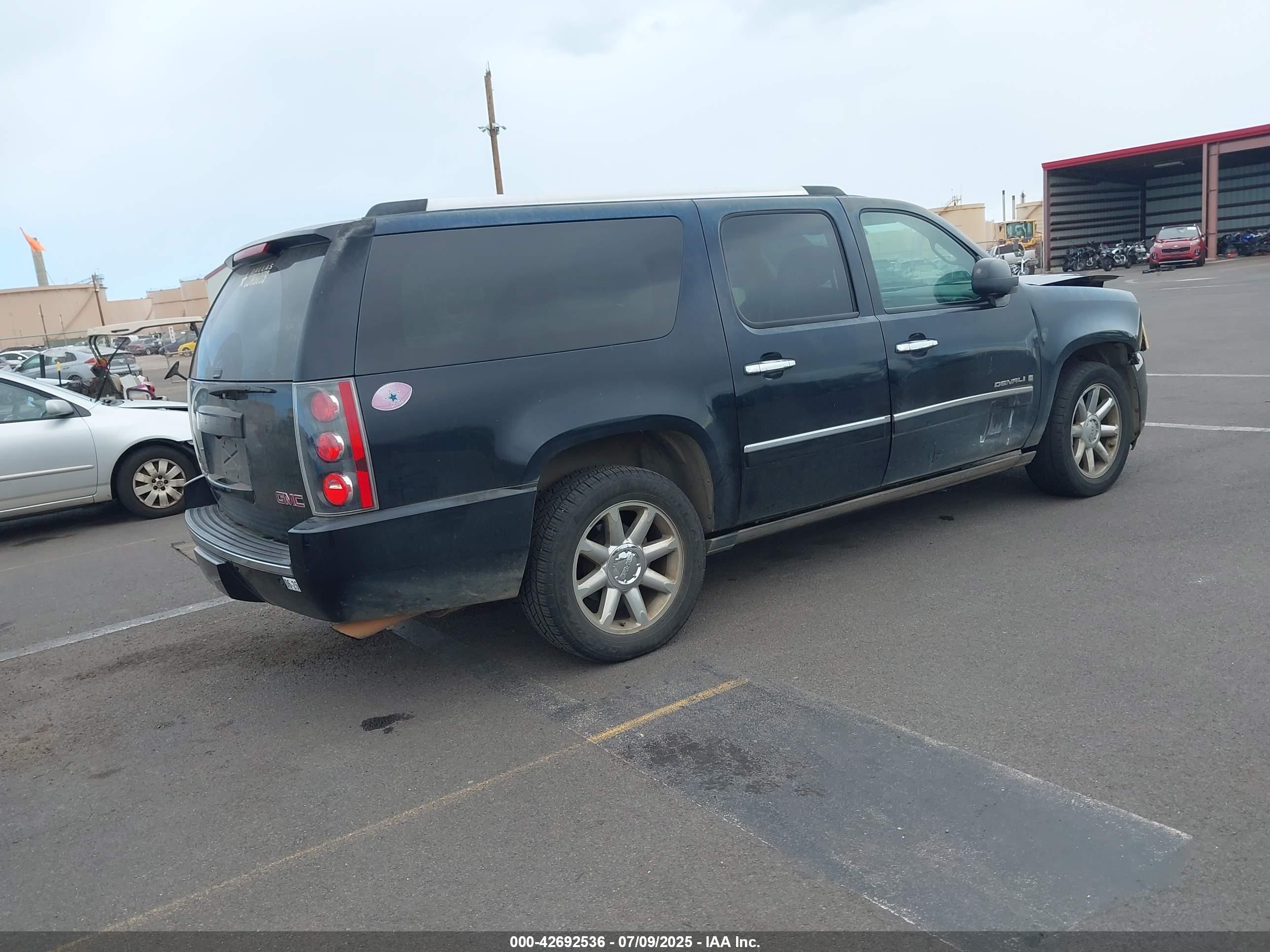 GMC YUKON image 4
