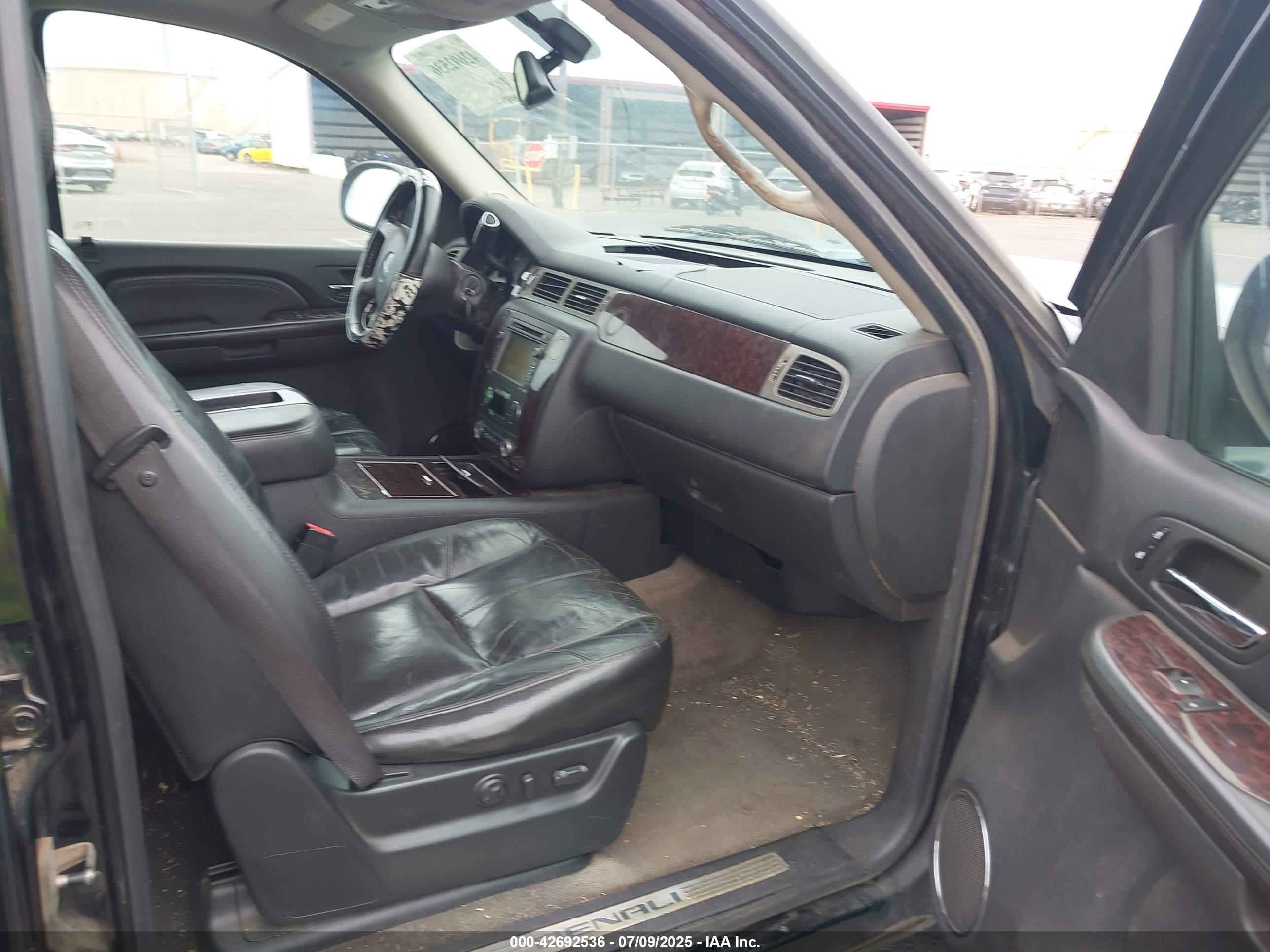 GMC YUKON image 5