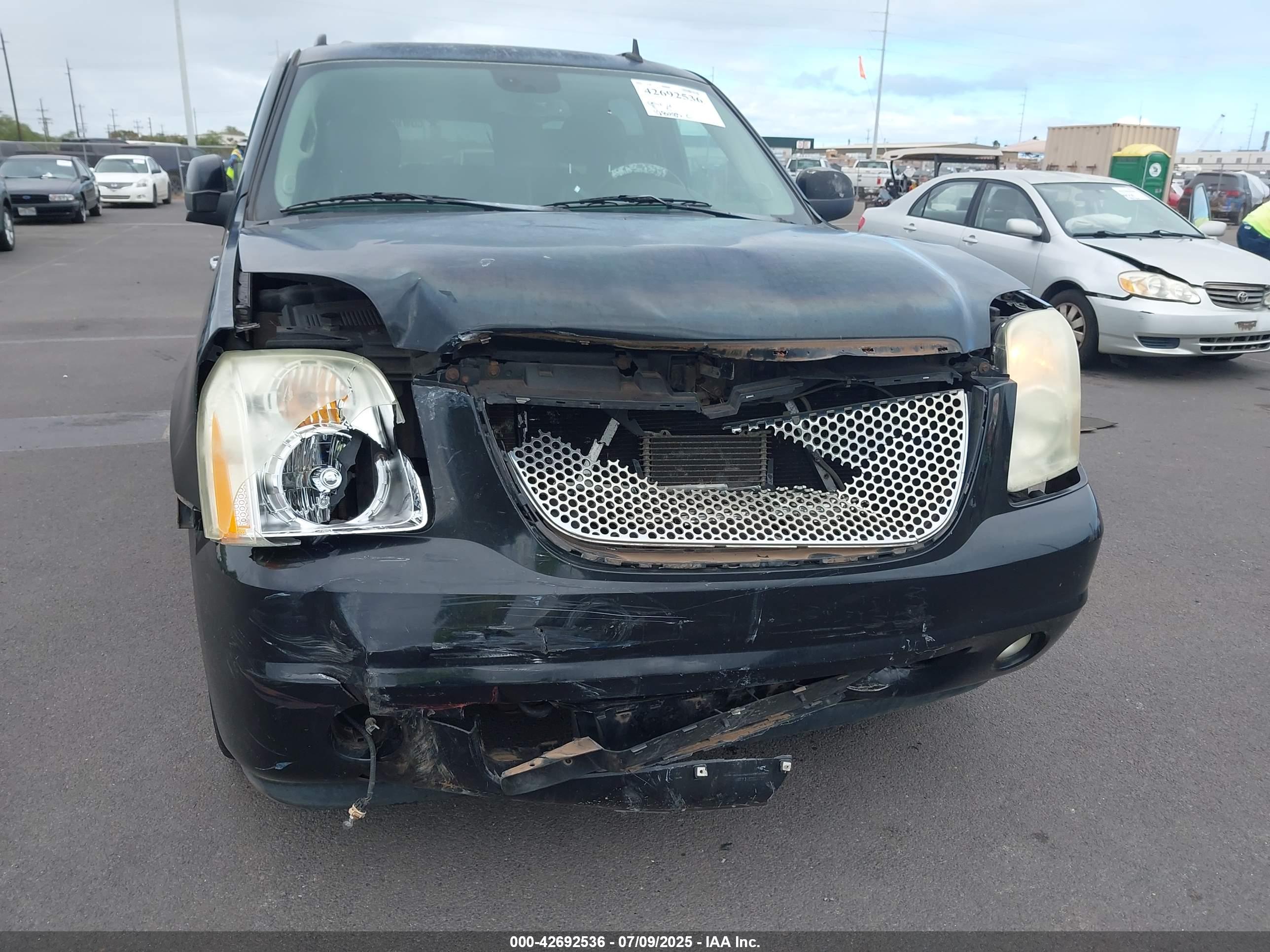 GMC YUKON image 6
