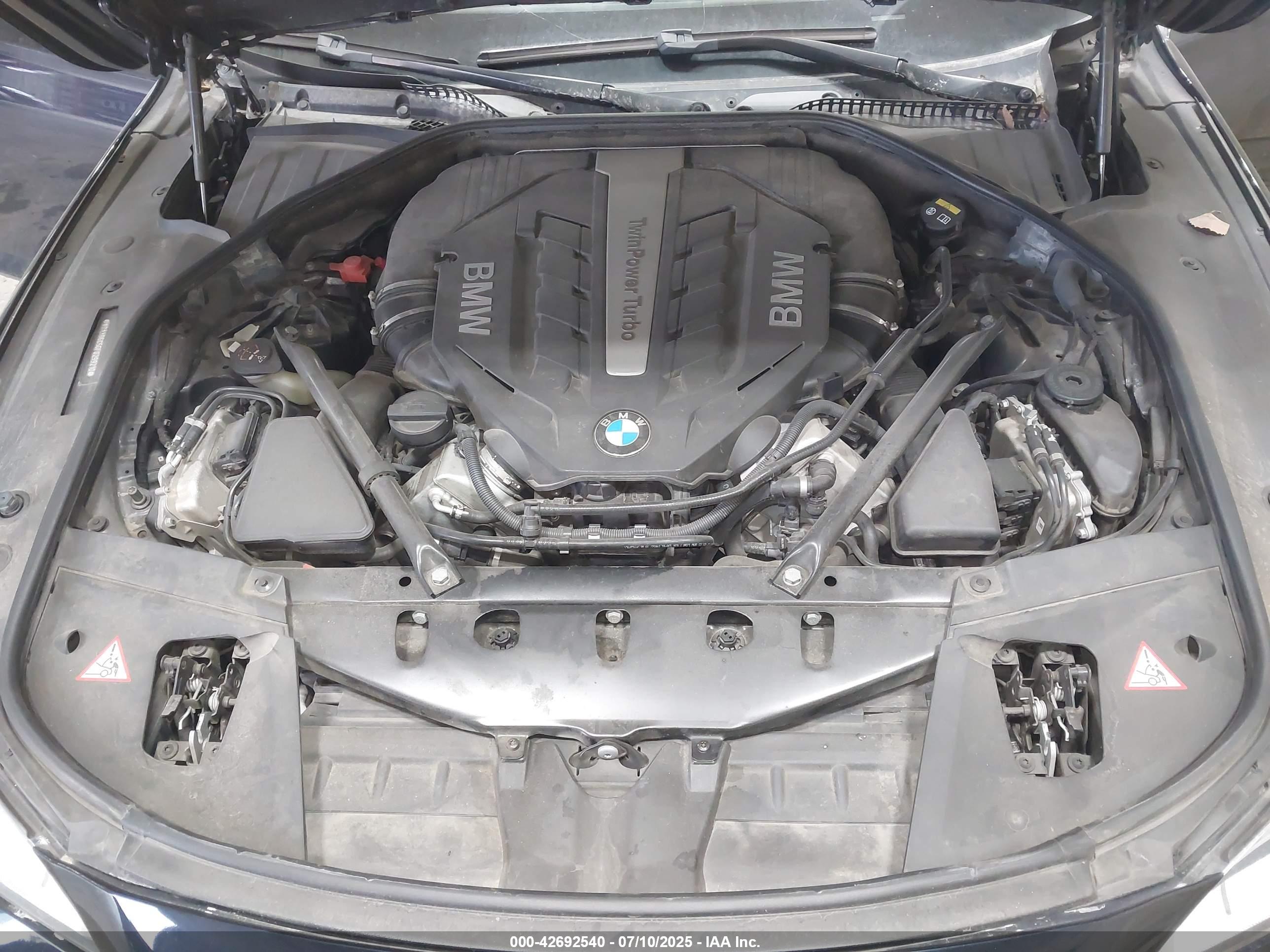 BMW 750I image 10