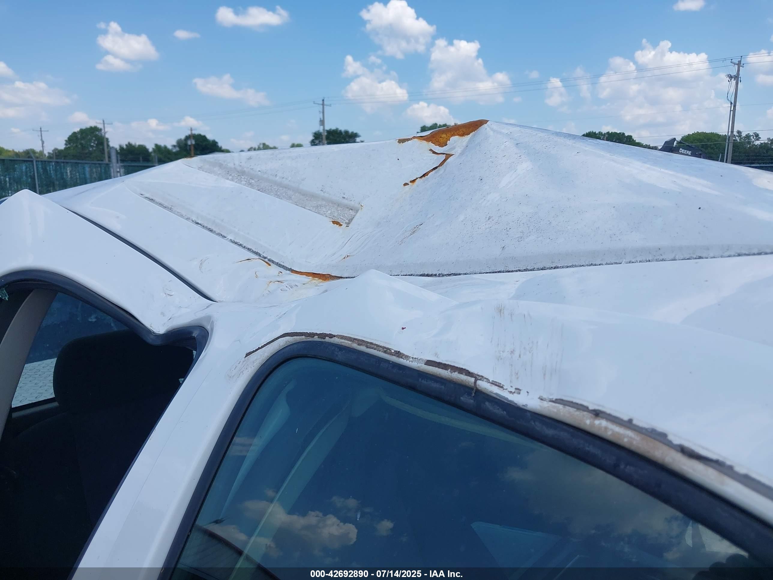 CHEVROLET SILVERADO image 6