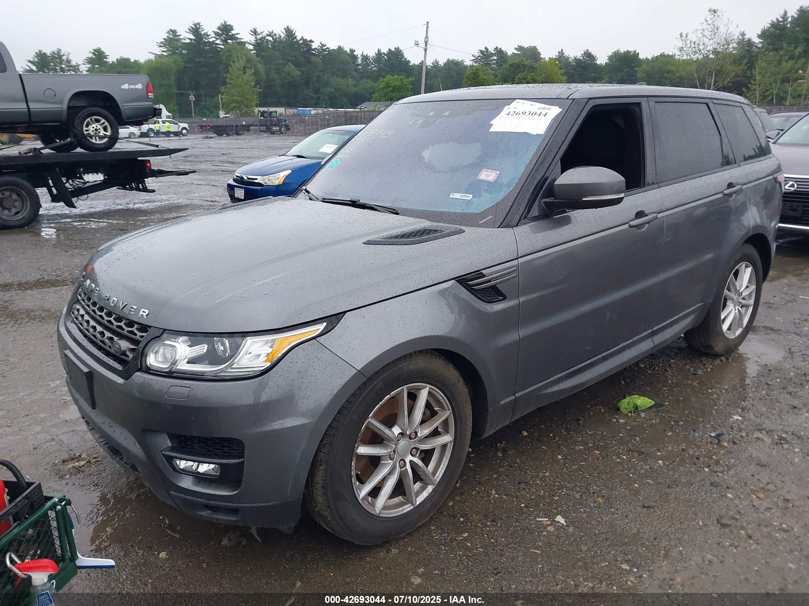 LAND ROVER image 2