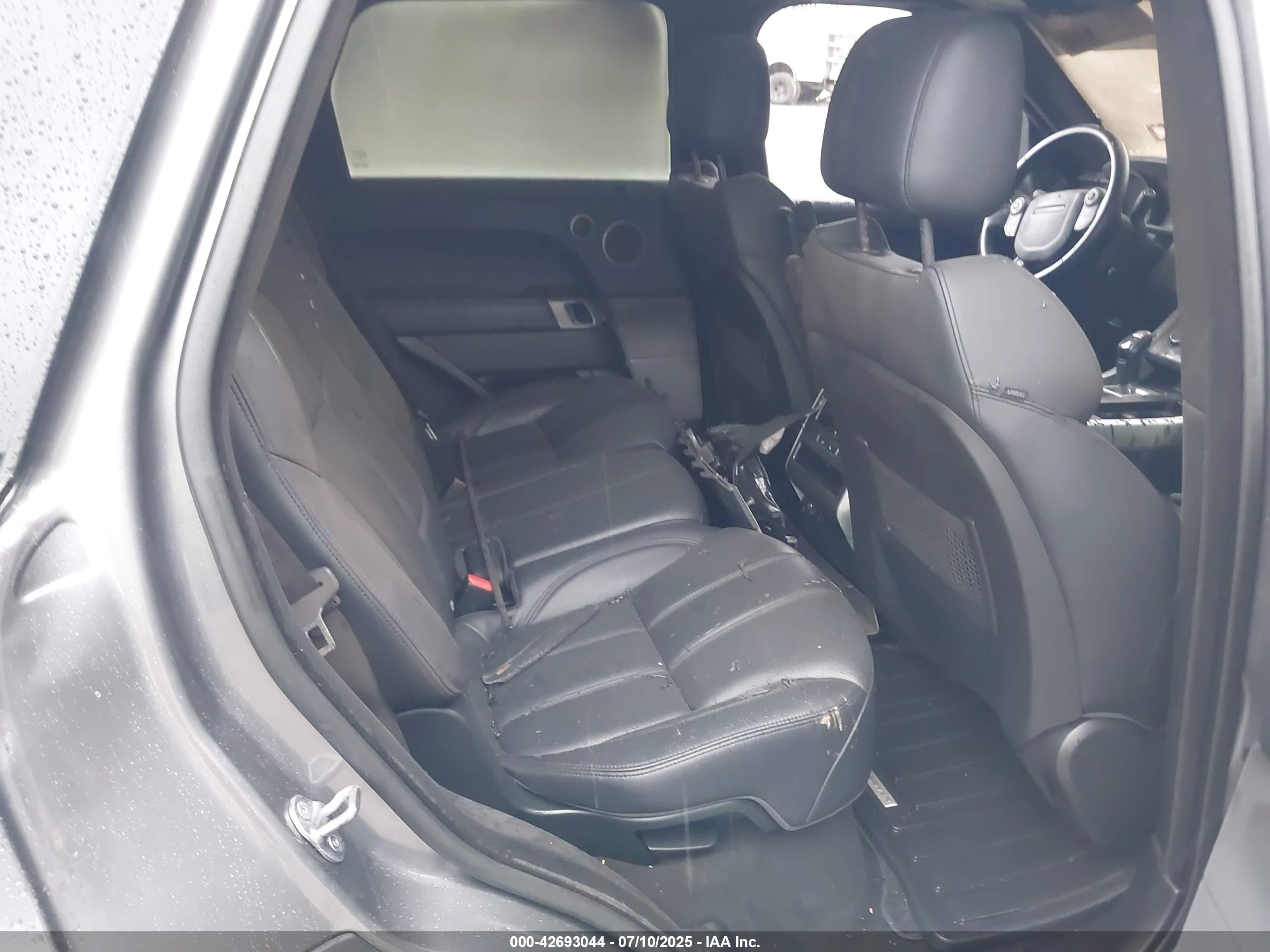 LAND ROVER image 8