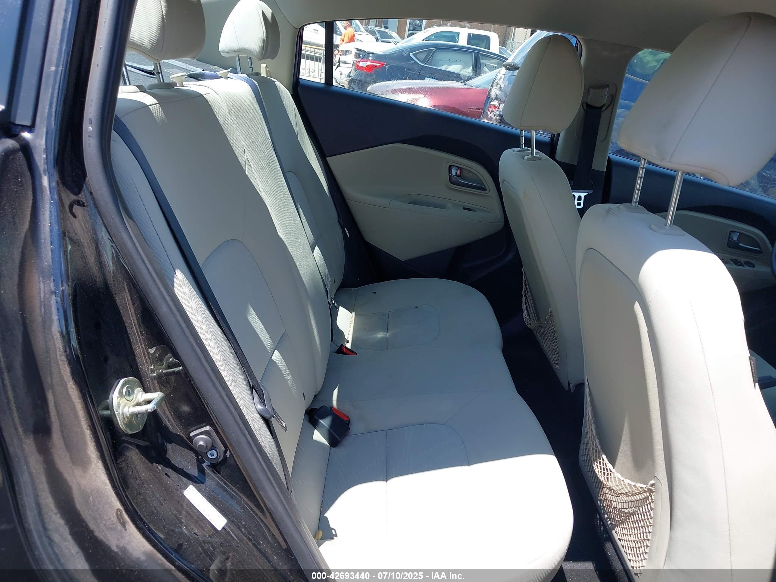 KIA RIO image 8