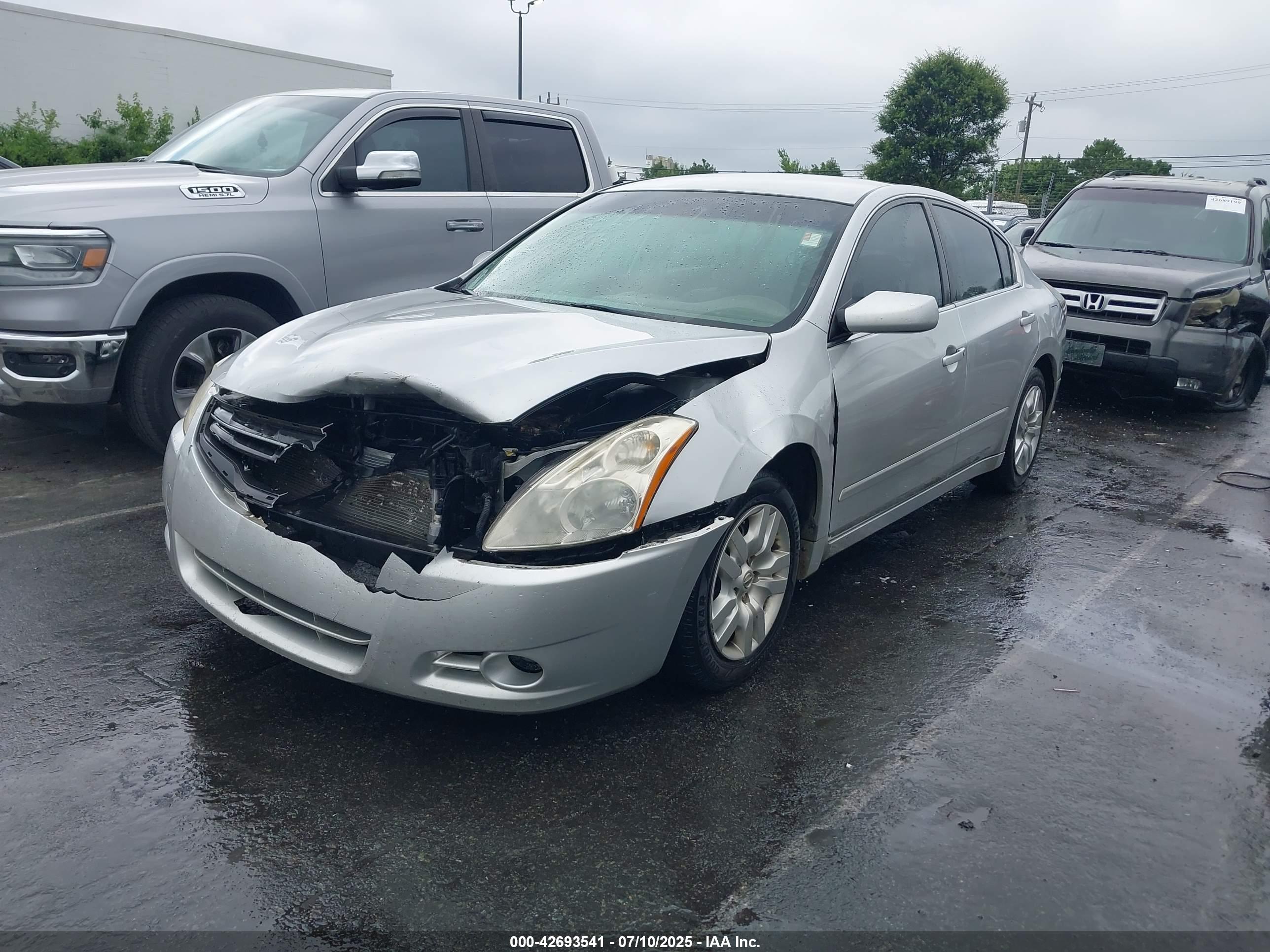 NISSAN ALTIMA image 2