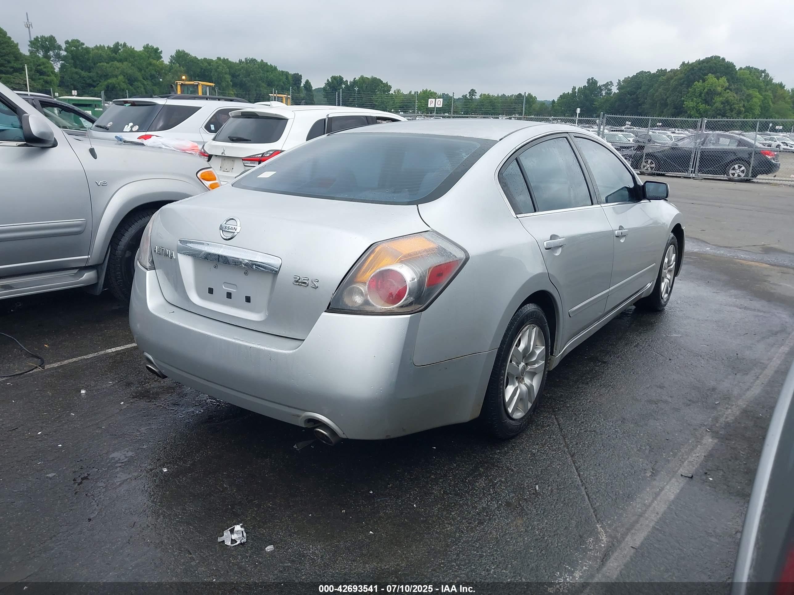 NISSAN ALTIMA image 4