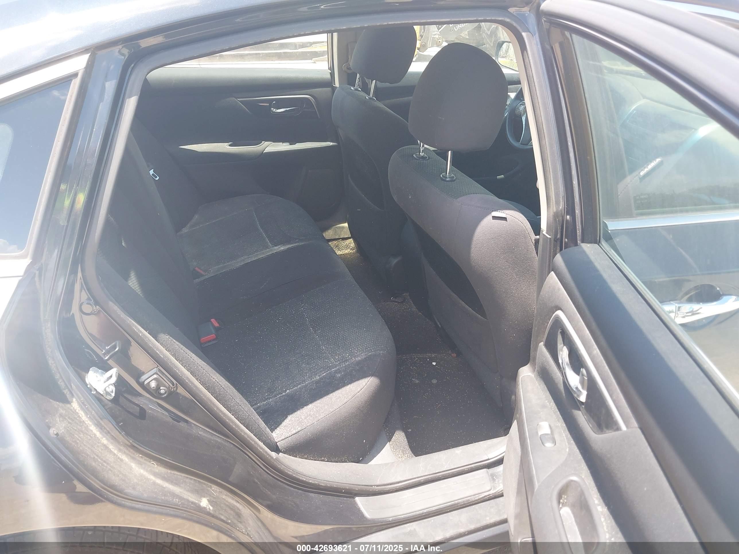 NISSAN ALTIMA image 8