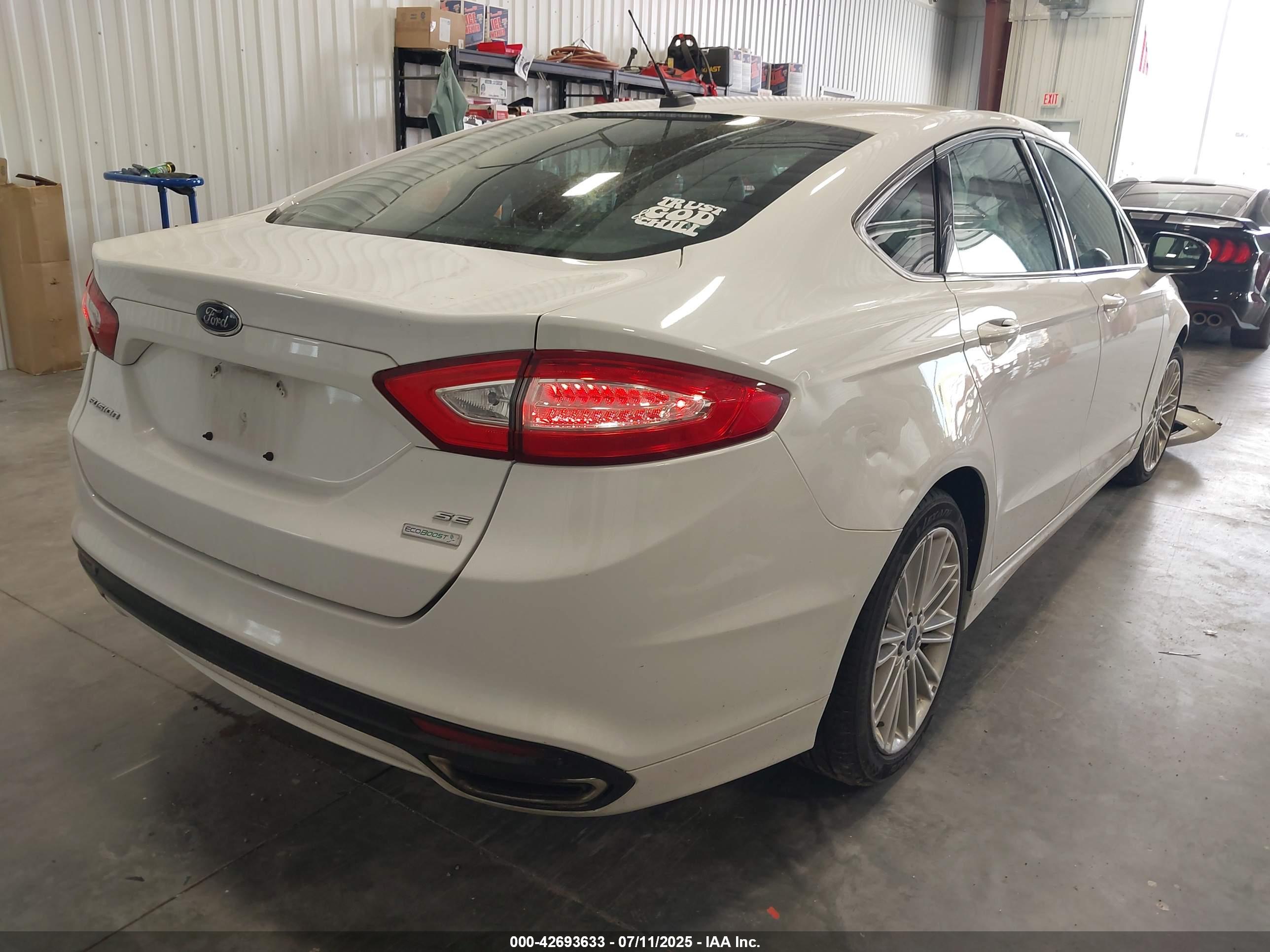 FORD FUSION image 4