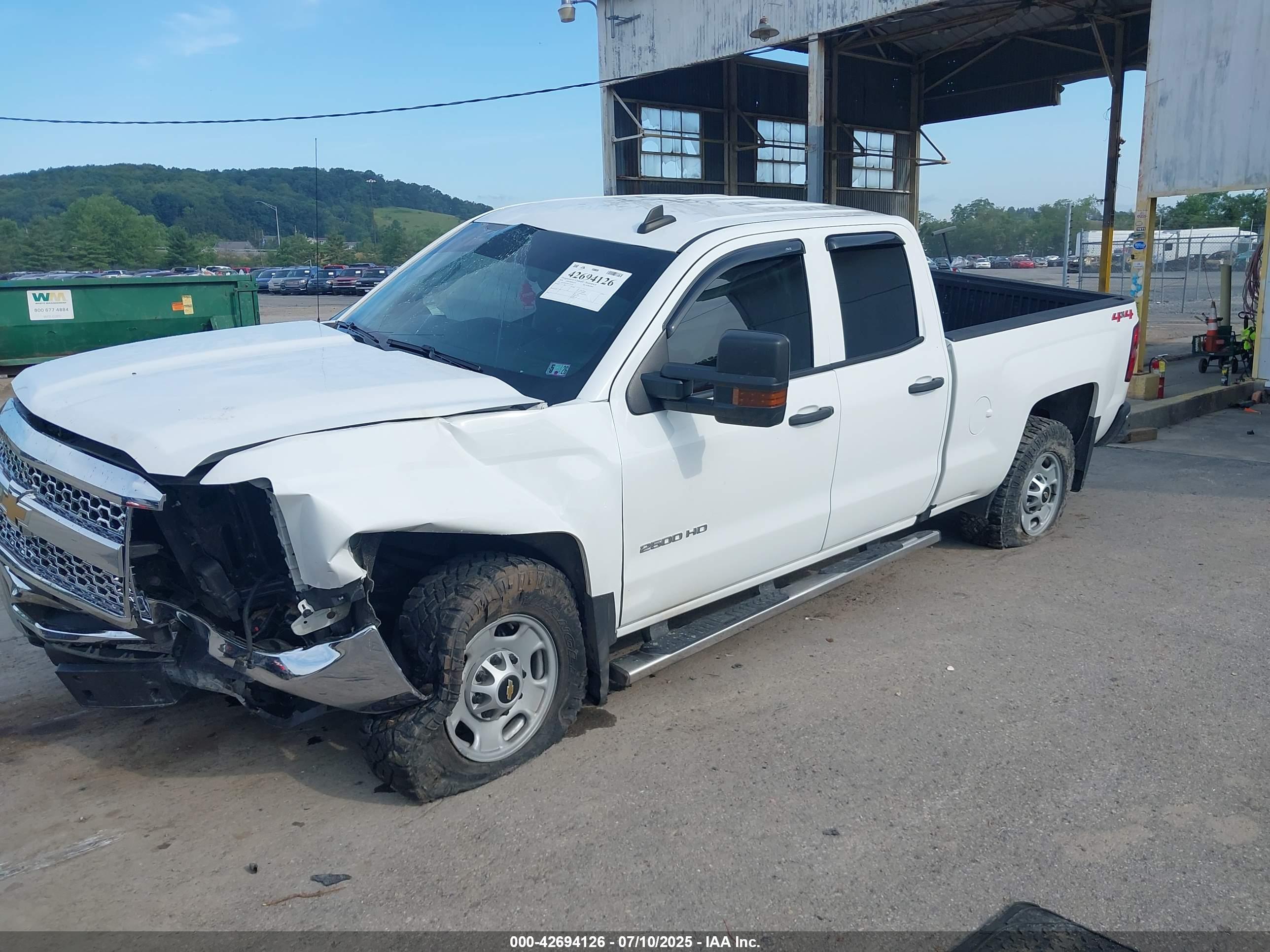 CHEVROLET SILVERADO image 2