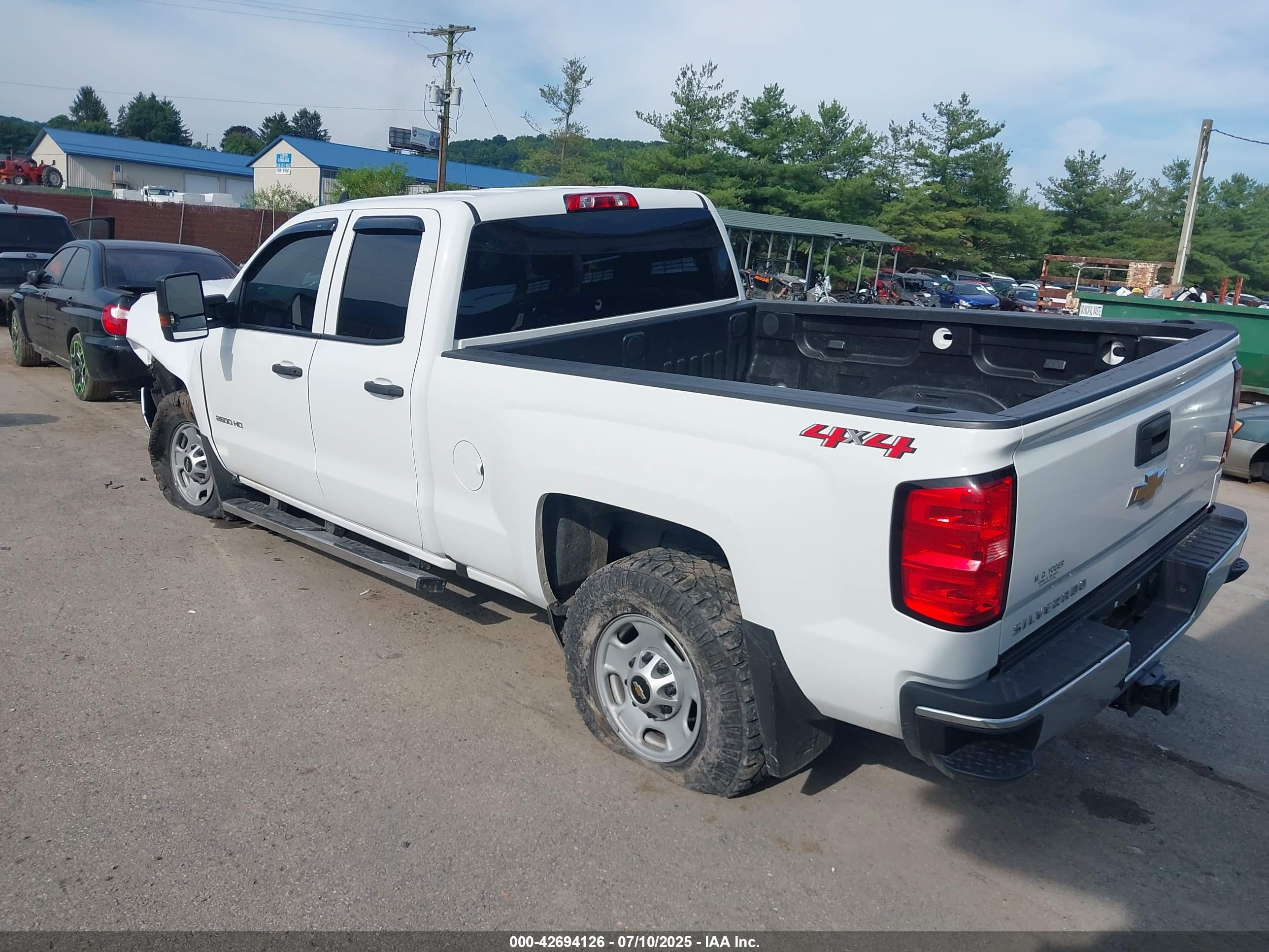 CHEVROLET SILVERADO image 3