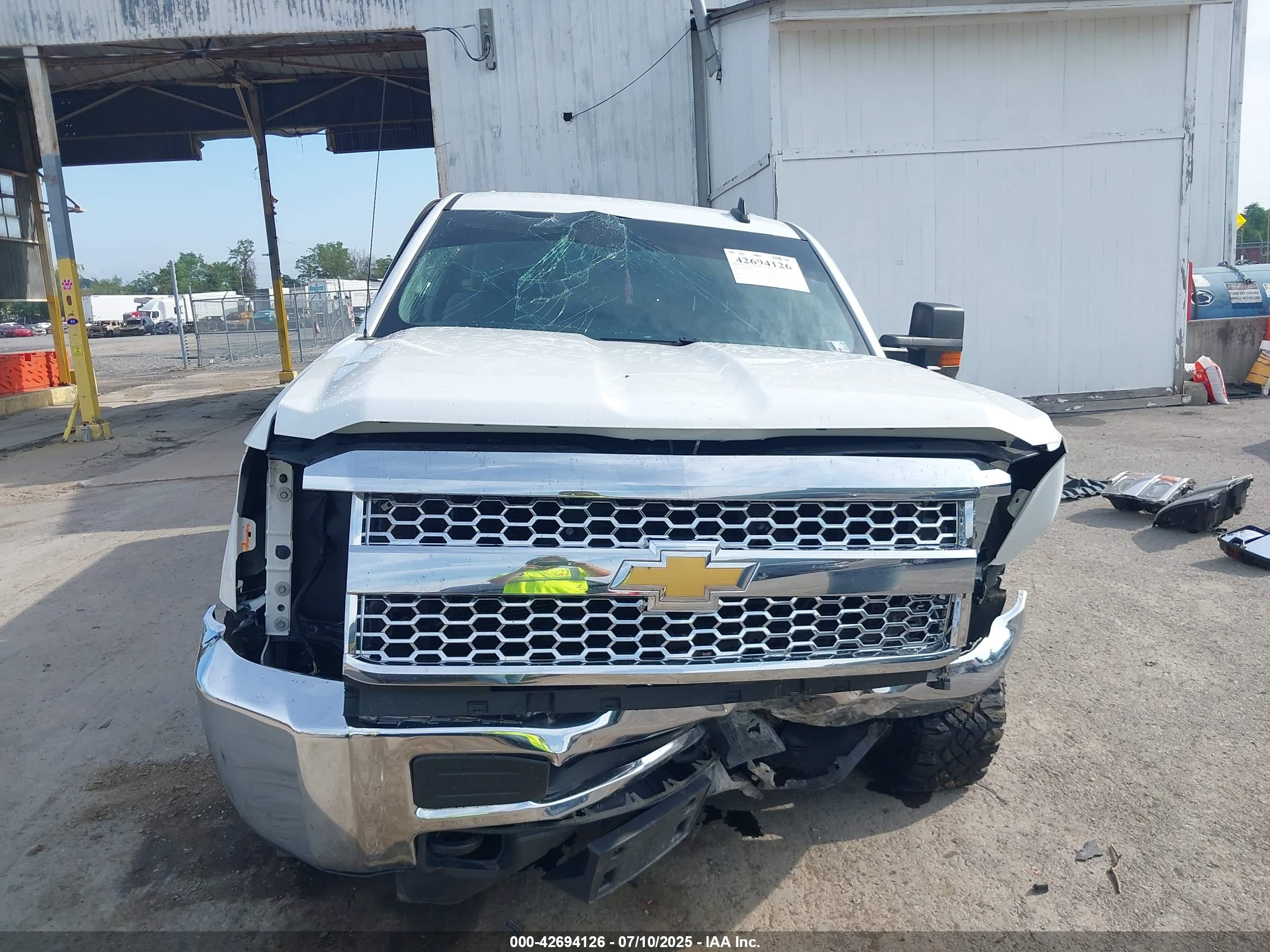 CHEVROLET SILVERADO image 6