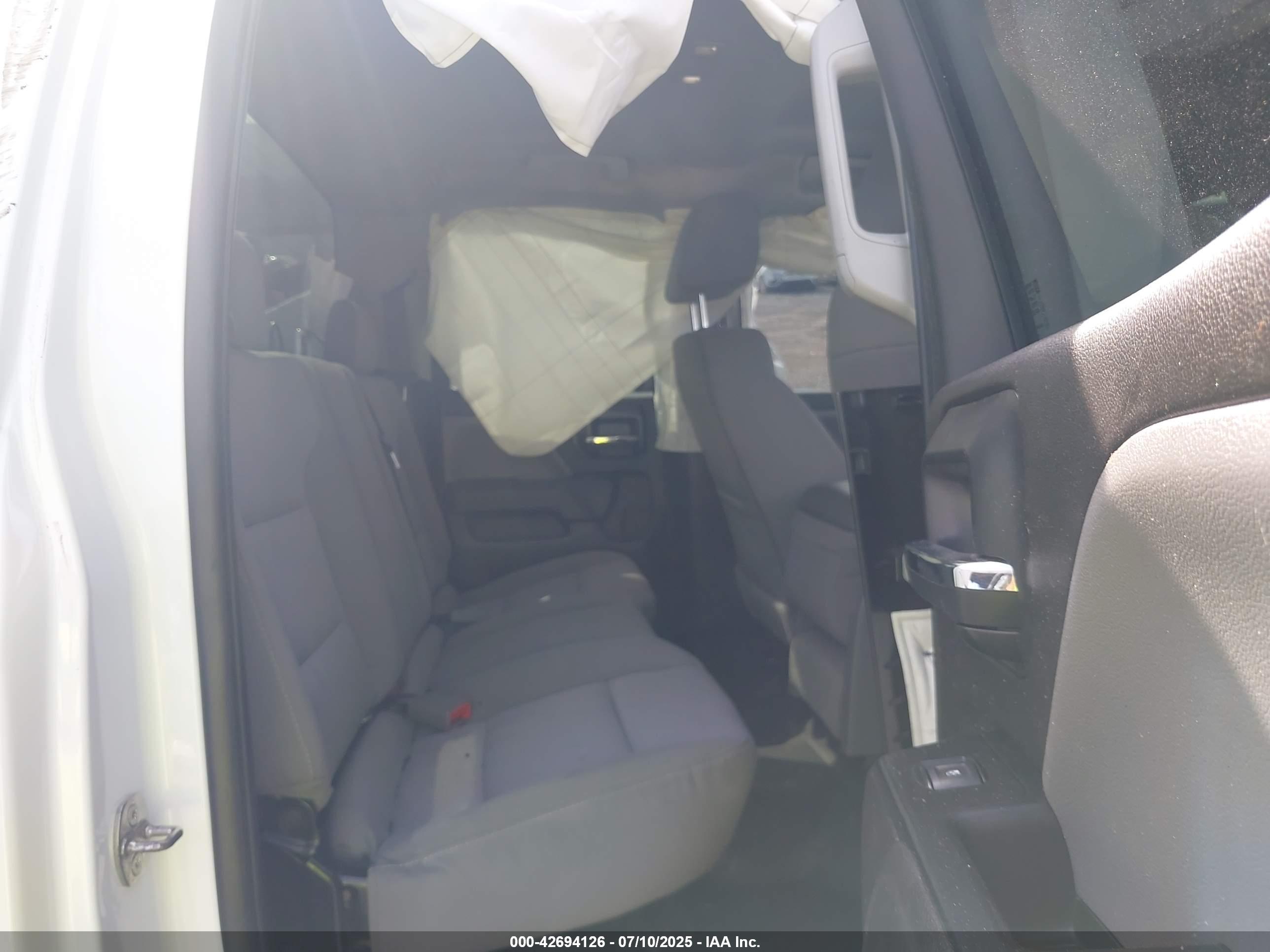 CHEVROLET SILVERADO image 8