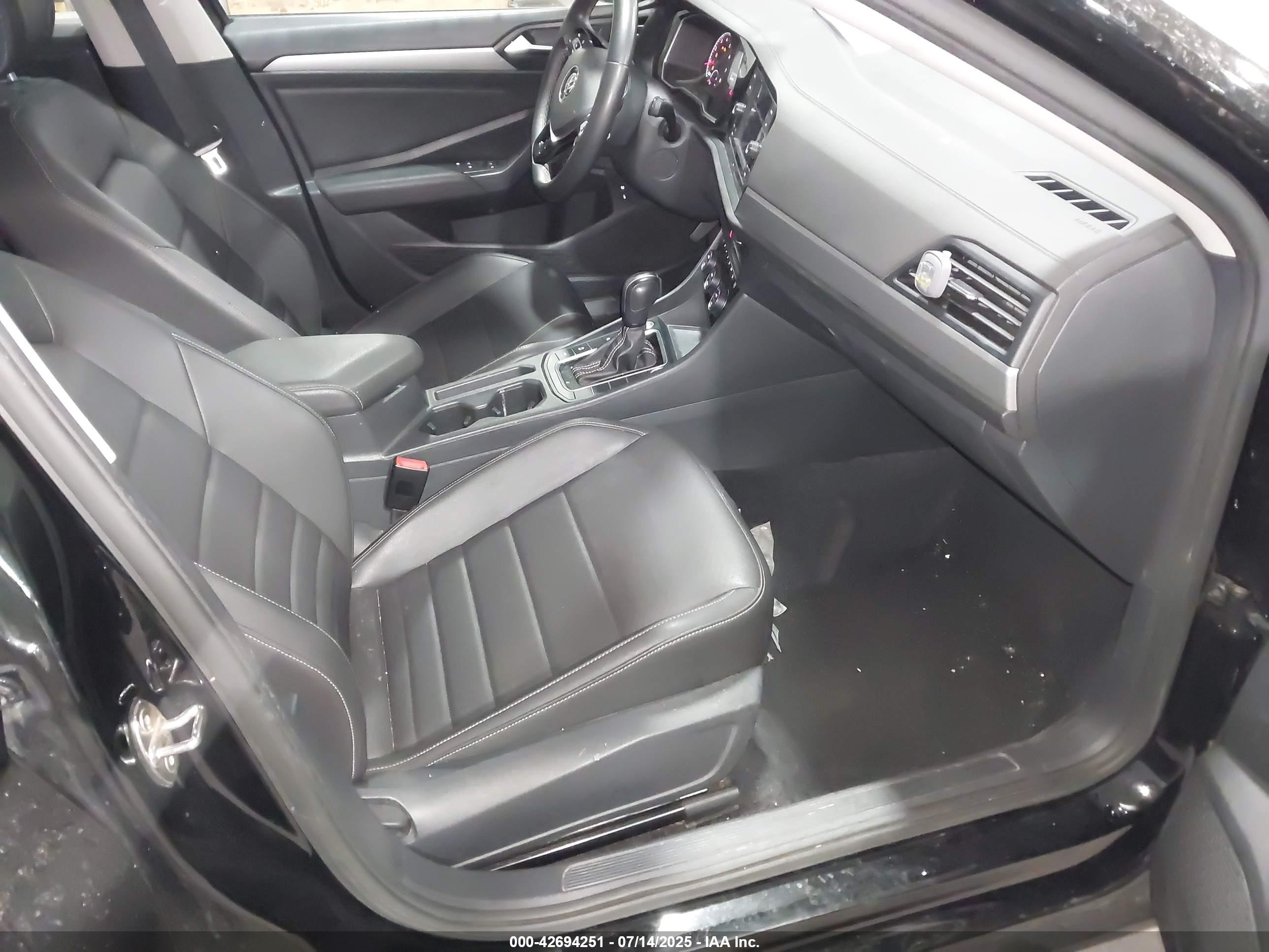 VOLKSWAGEN JETTA image 5
