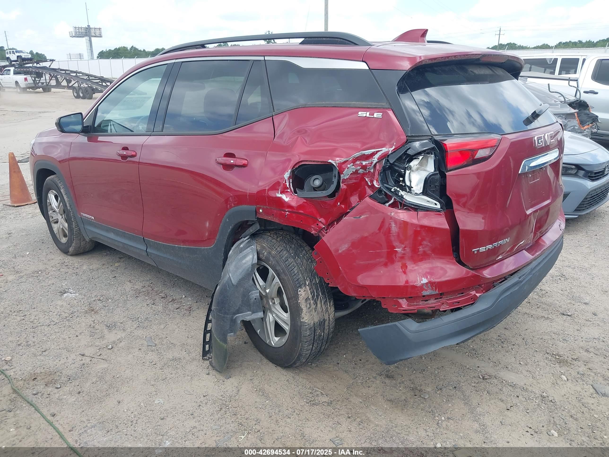GMC TERRAIN image 3
