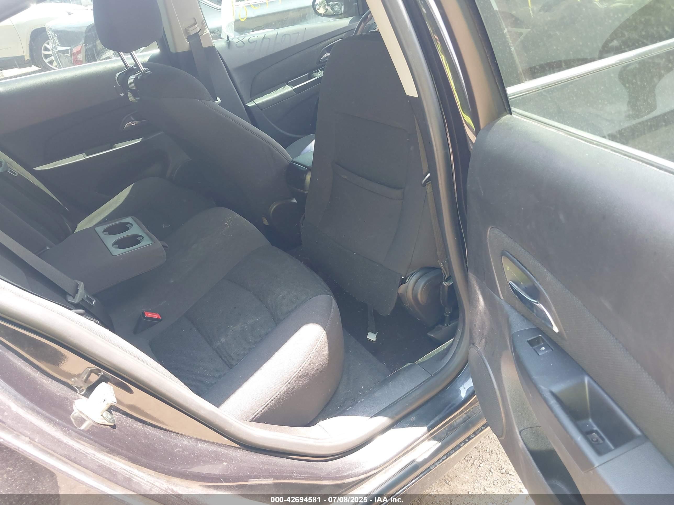 CHEVROLET CRUZE image 8