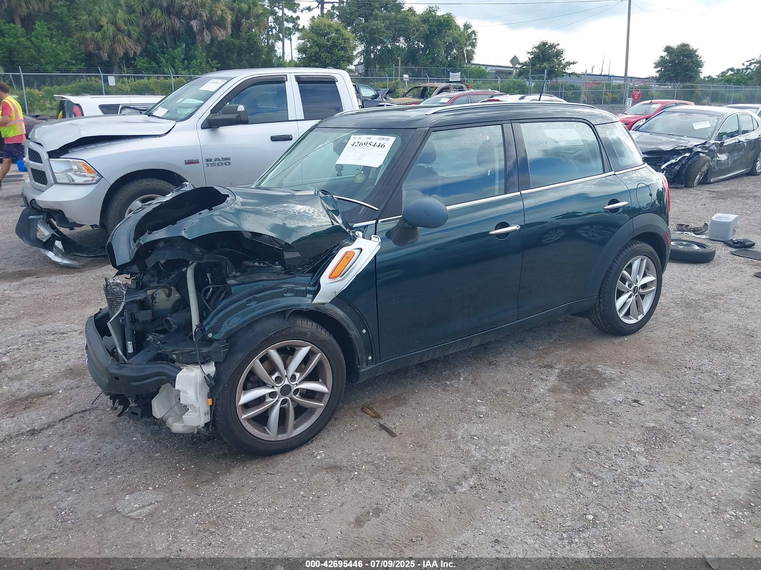 MINI COOPER image 2