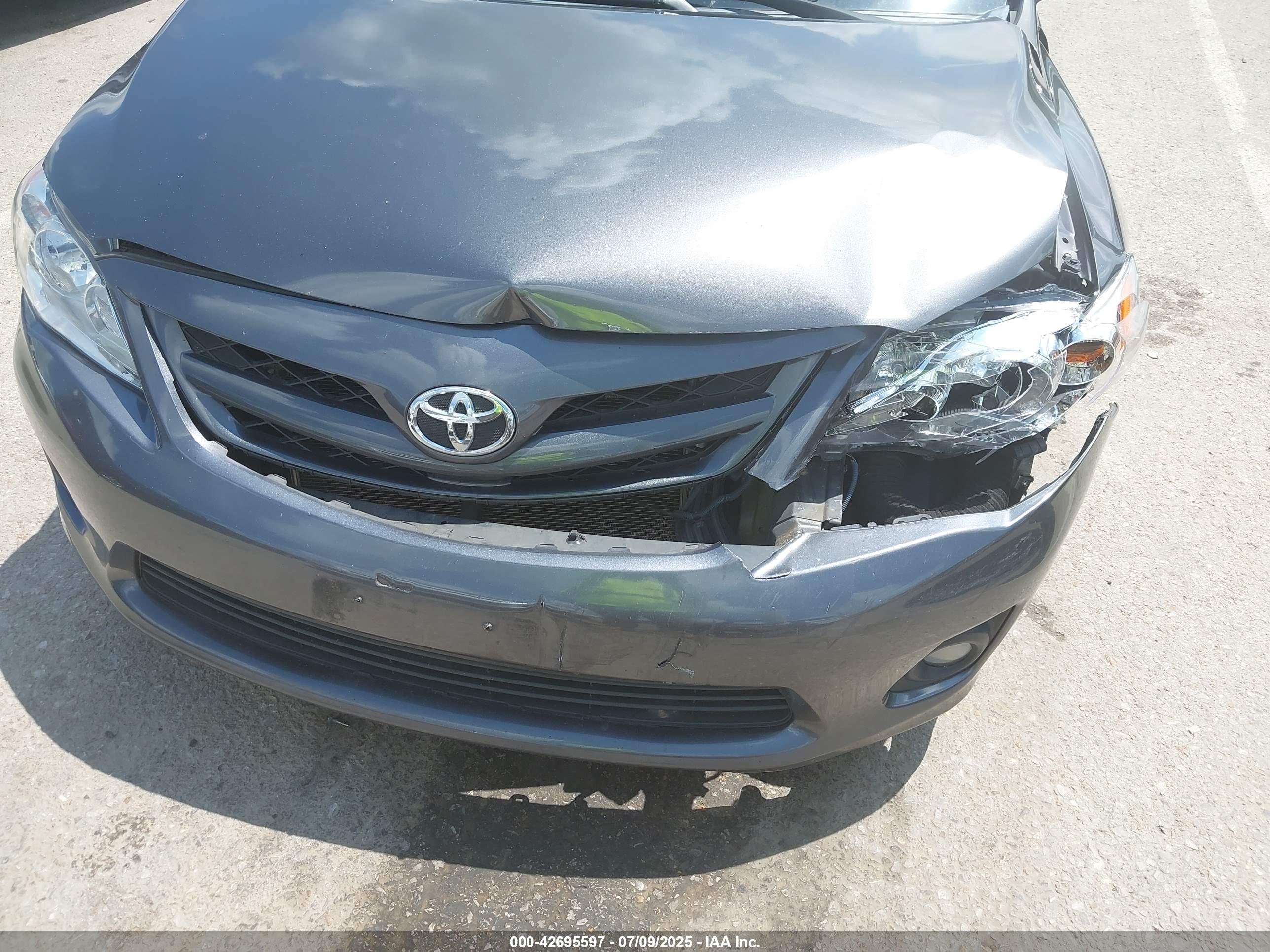 TOYOTA COROLLA image 6