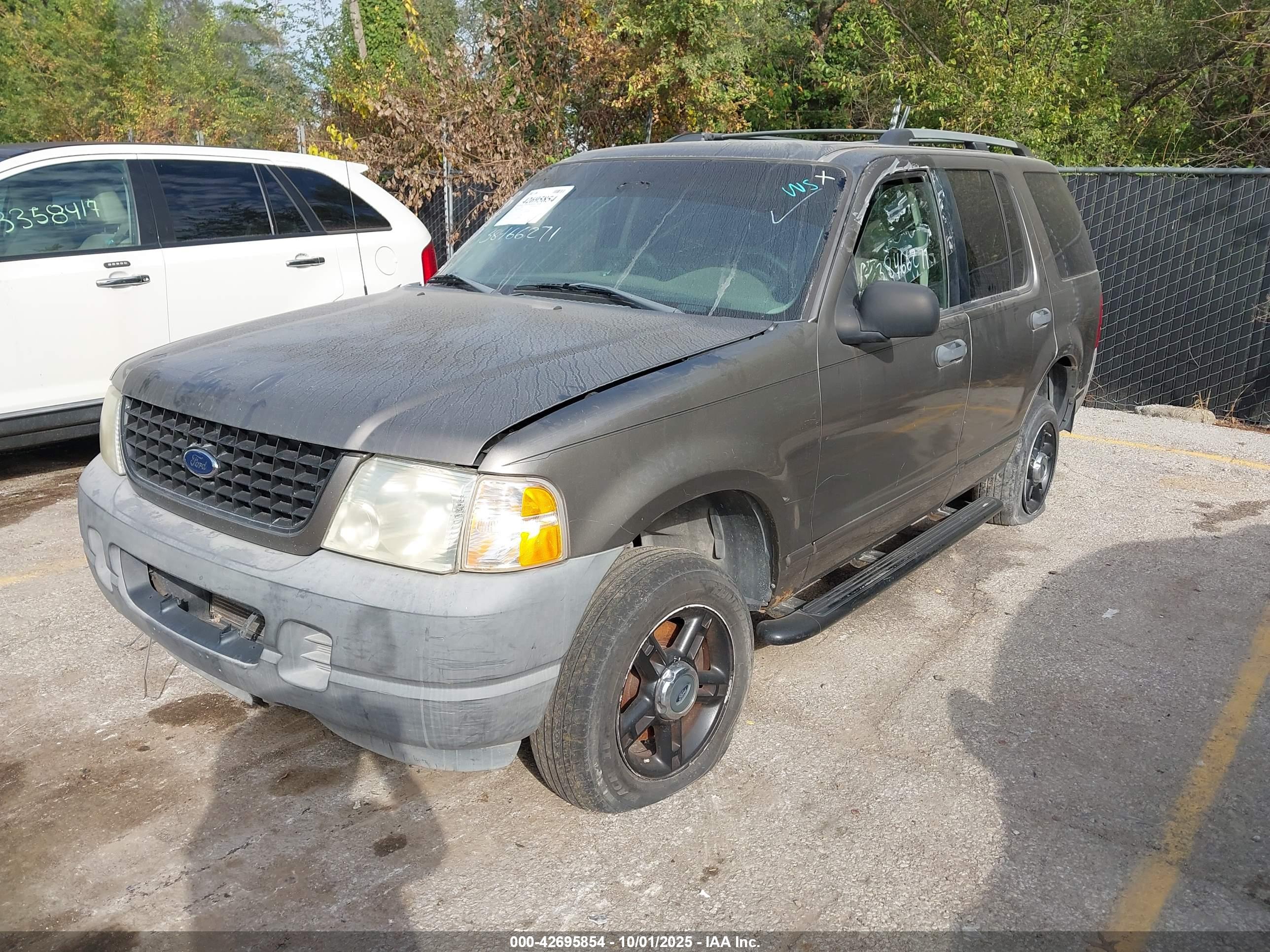 FORD EXPLORER image 2