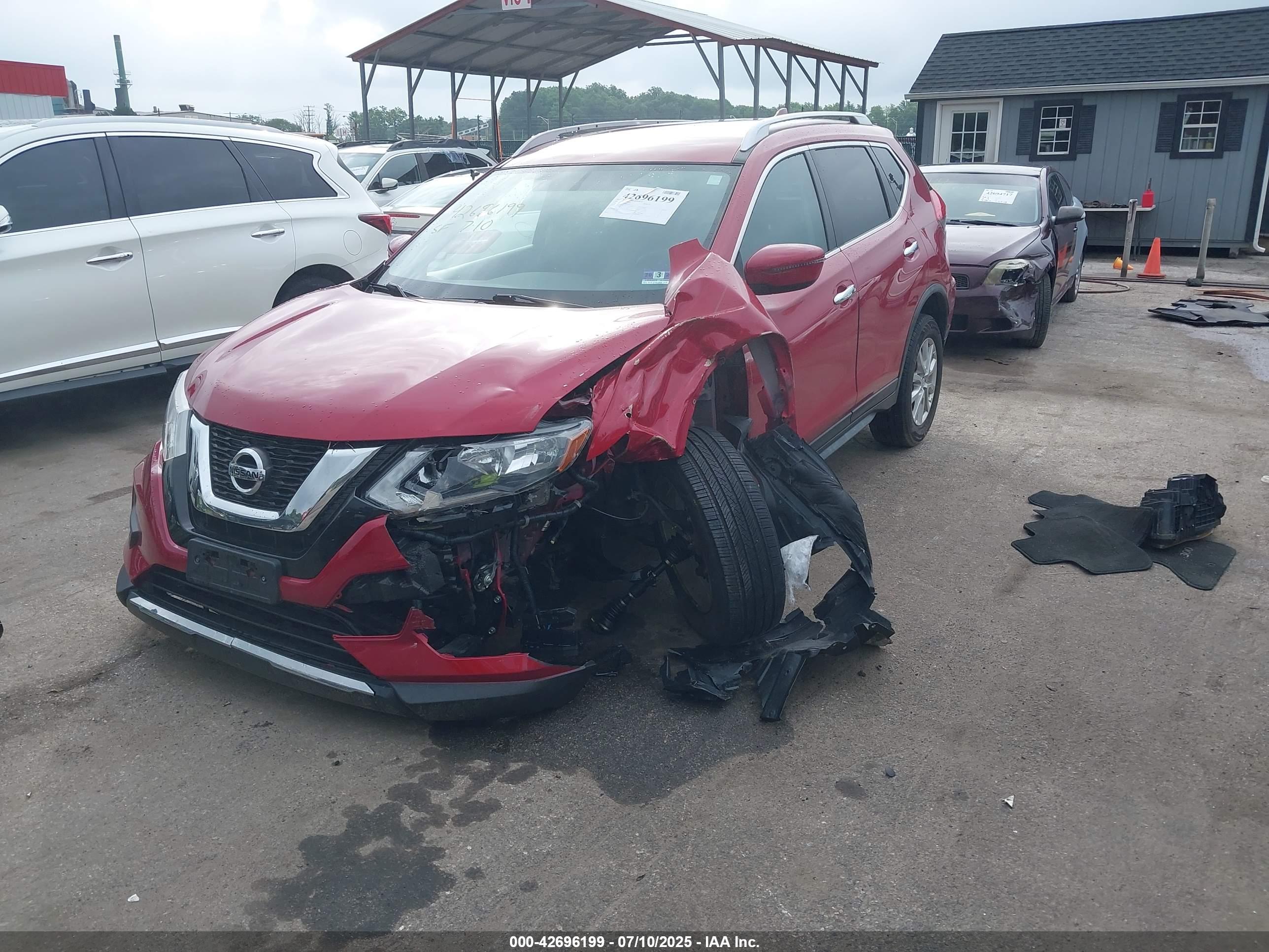 NISSAN ROGUE image 2