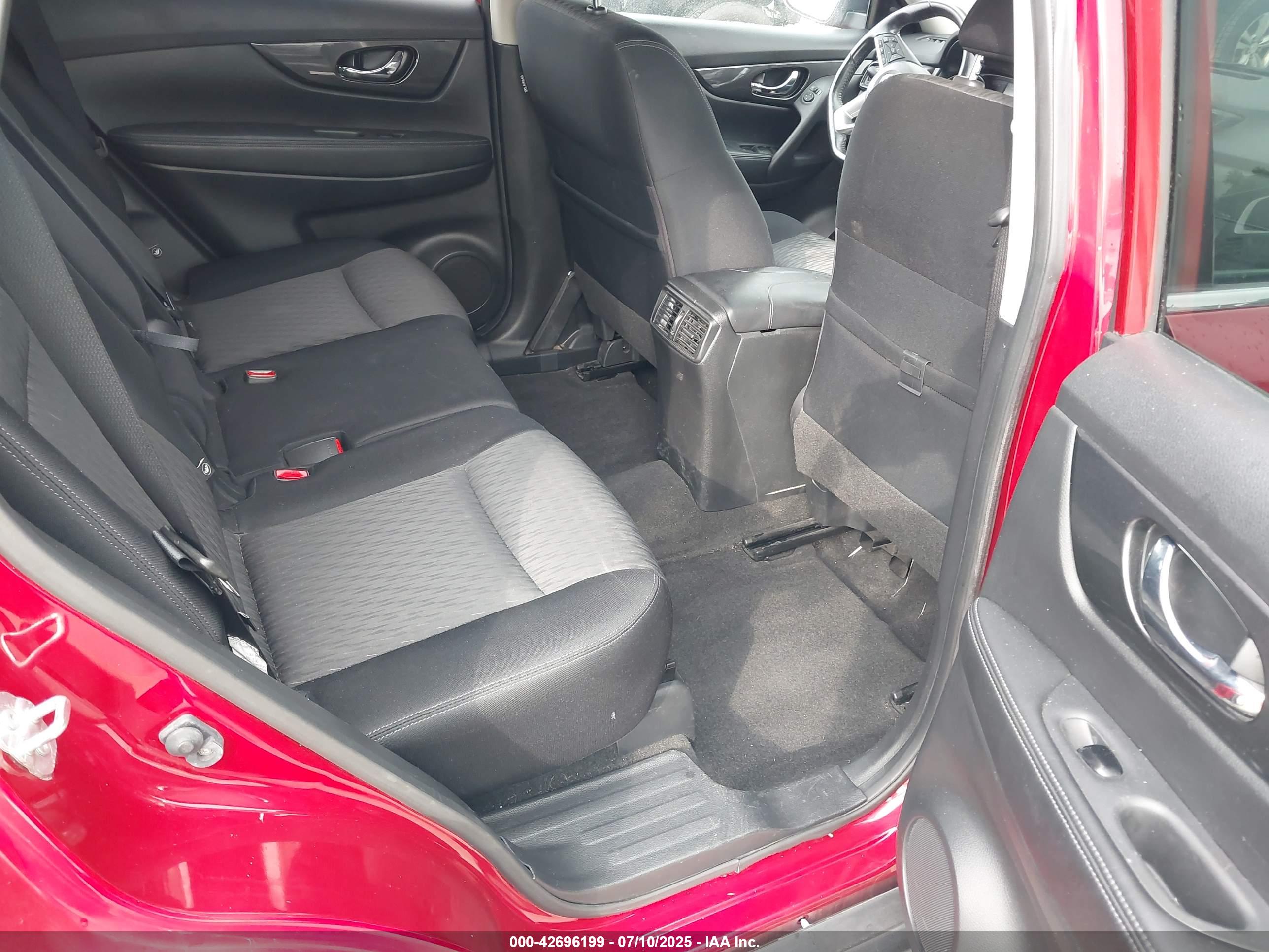 NISSAN ROGUE image 8