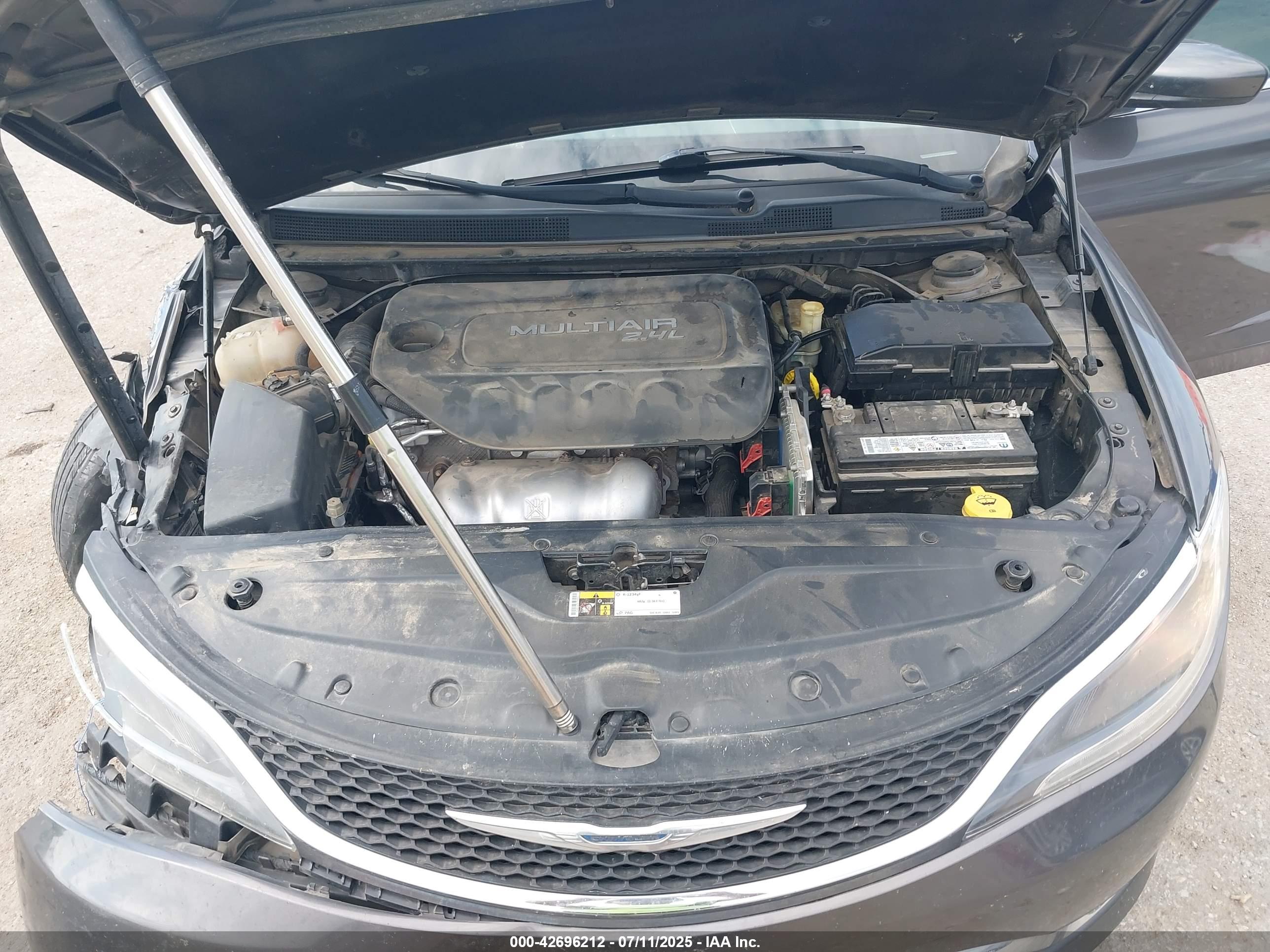 CHRYSLER 200 image 10