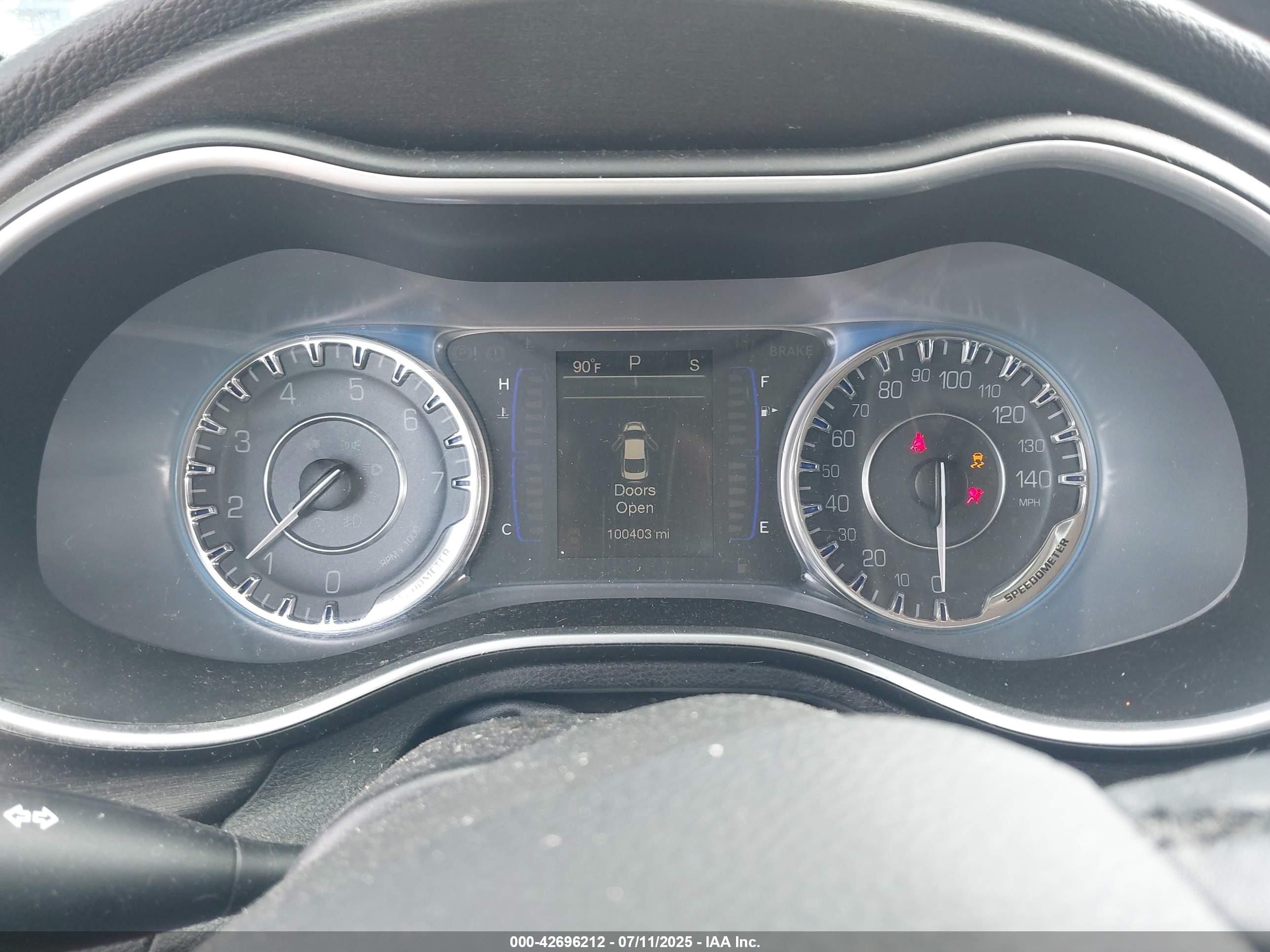 CHRYSLER 200 image 7