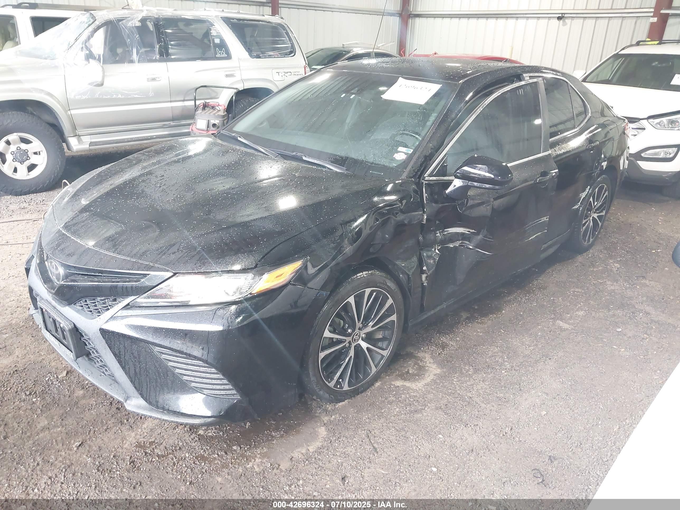 TOYOTA CAMRY image 2