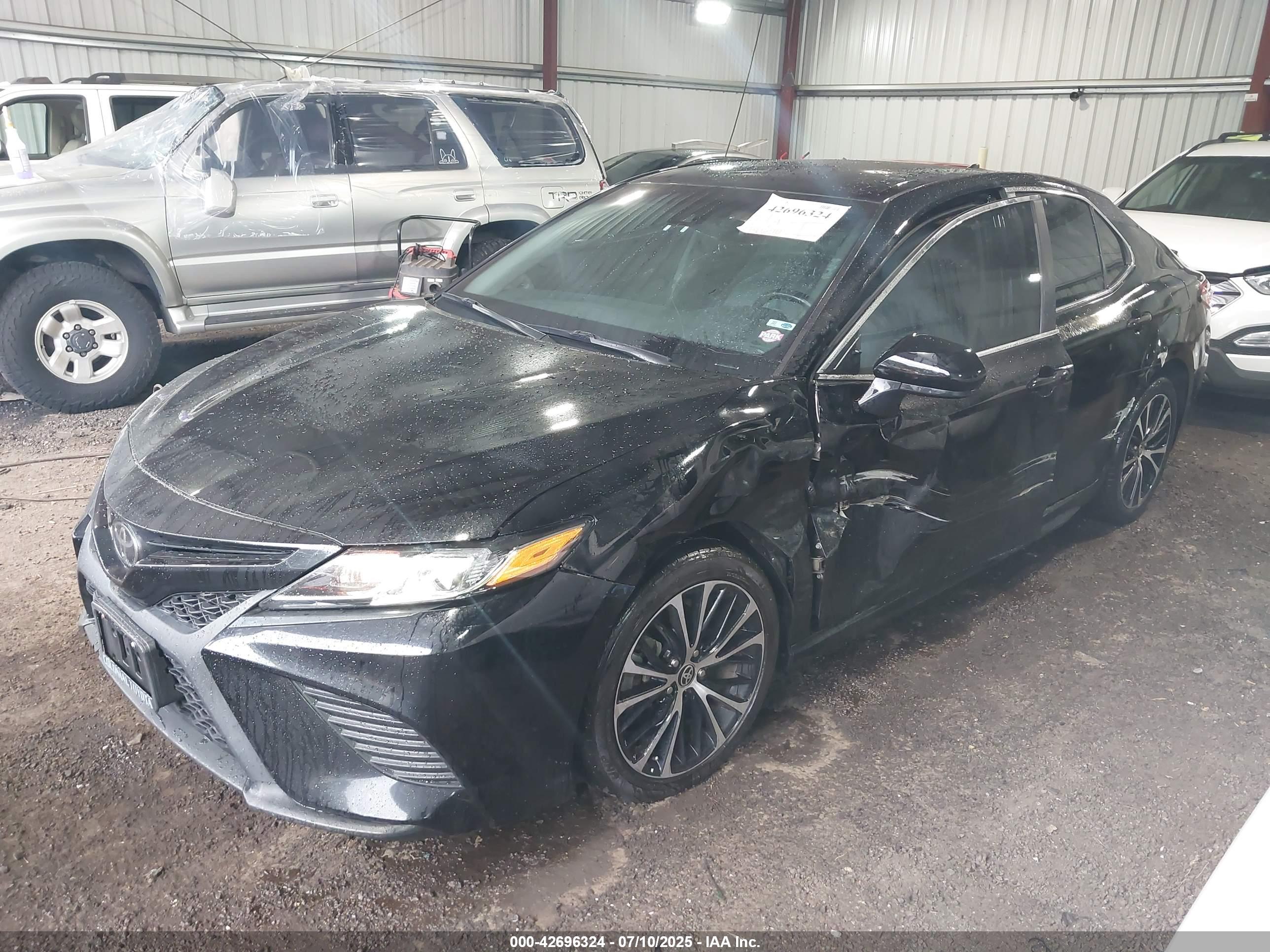 TOYOTA CAMRY image 6