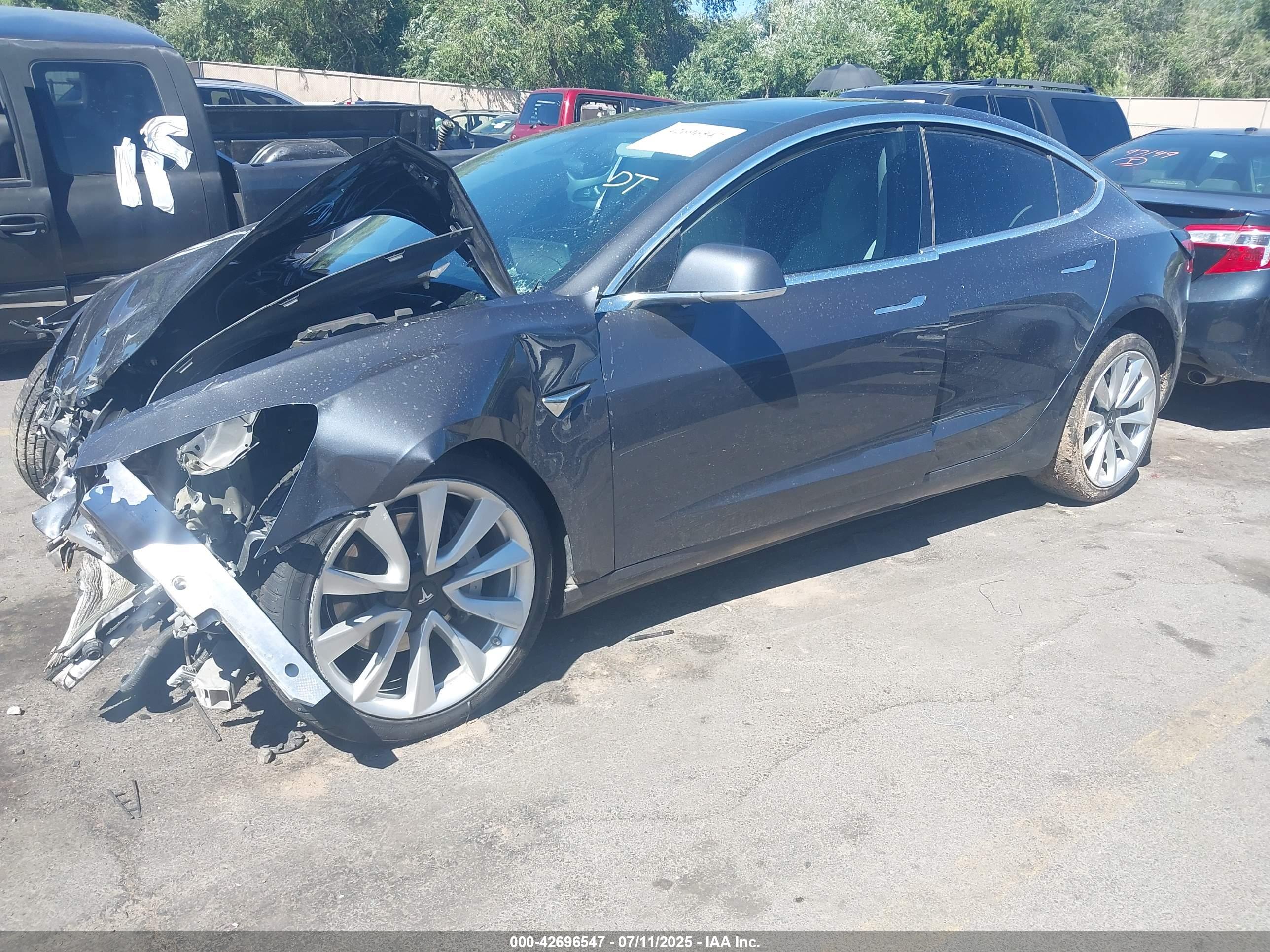 TESLA MODEL image 2