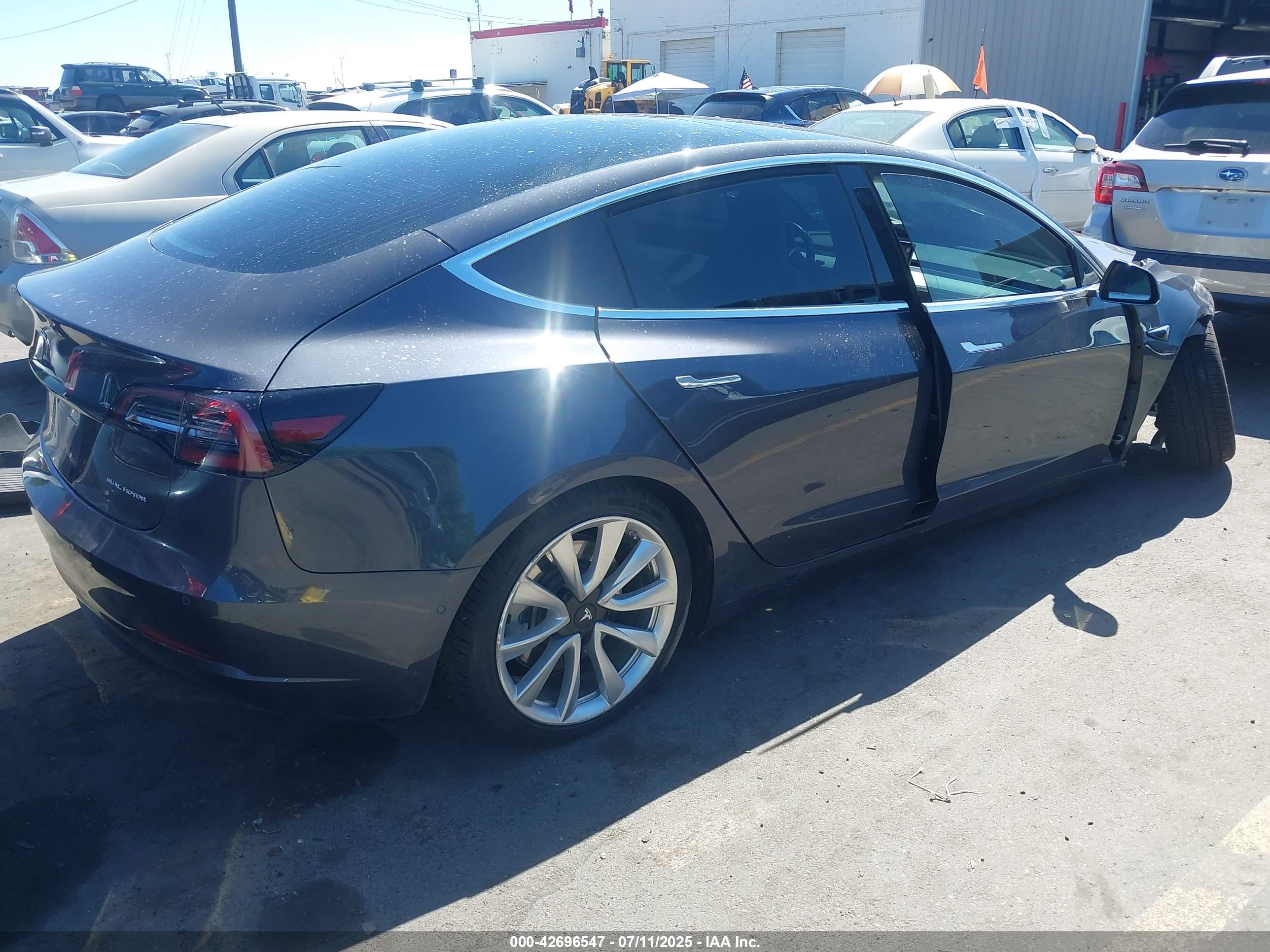 TESLA MODEL image 4