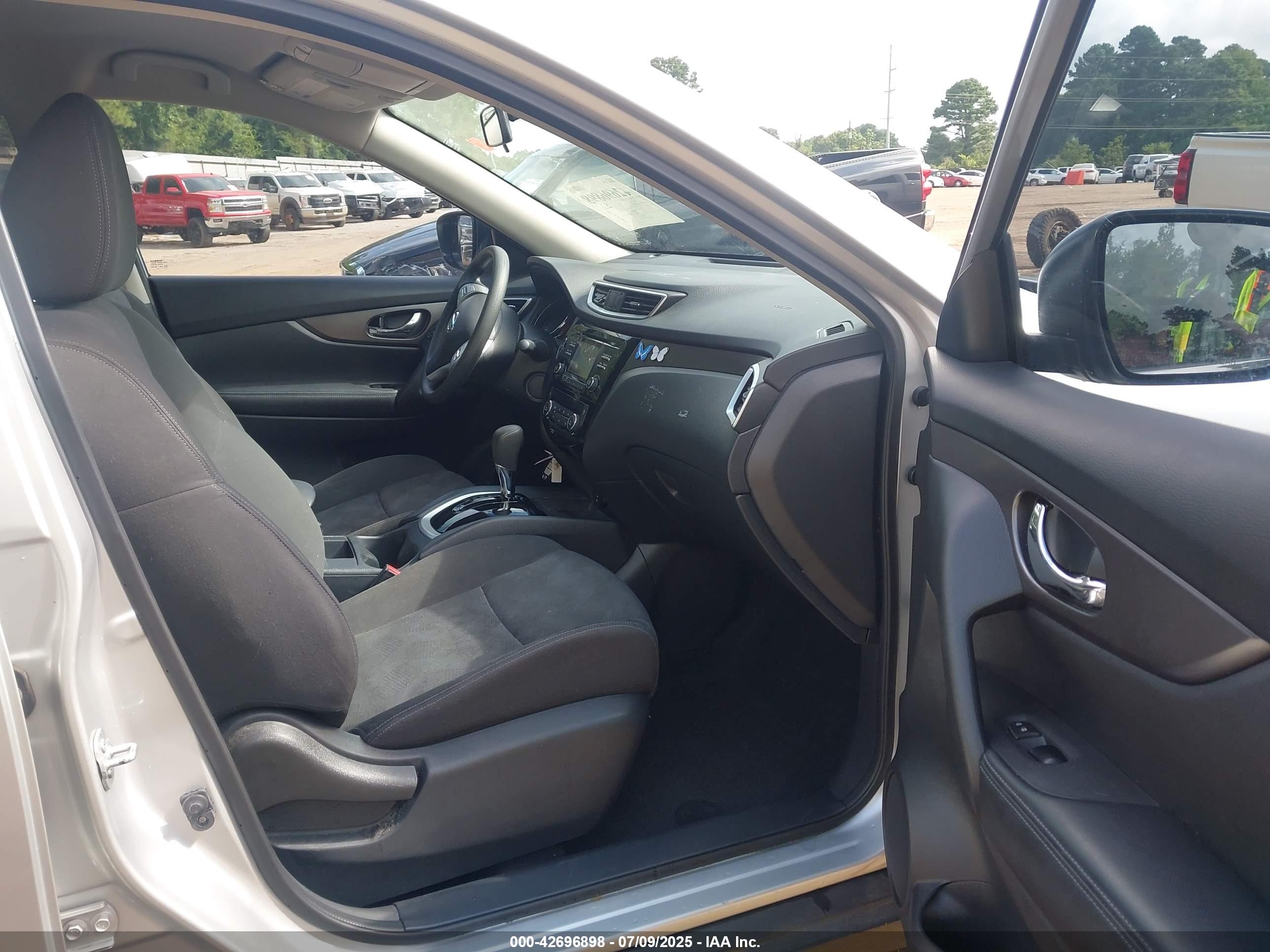 NISSAN ROGUE image 5