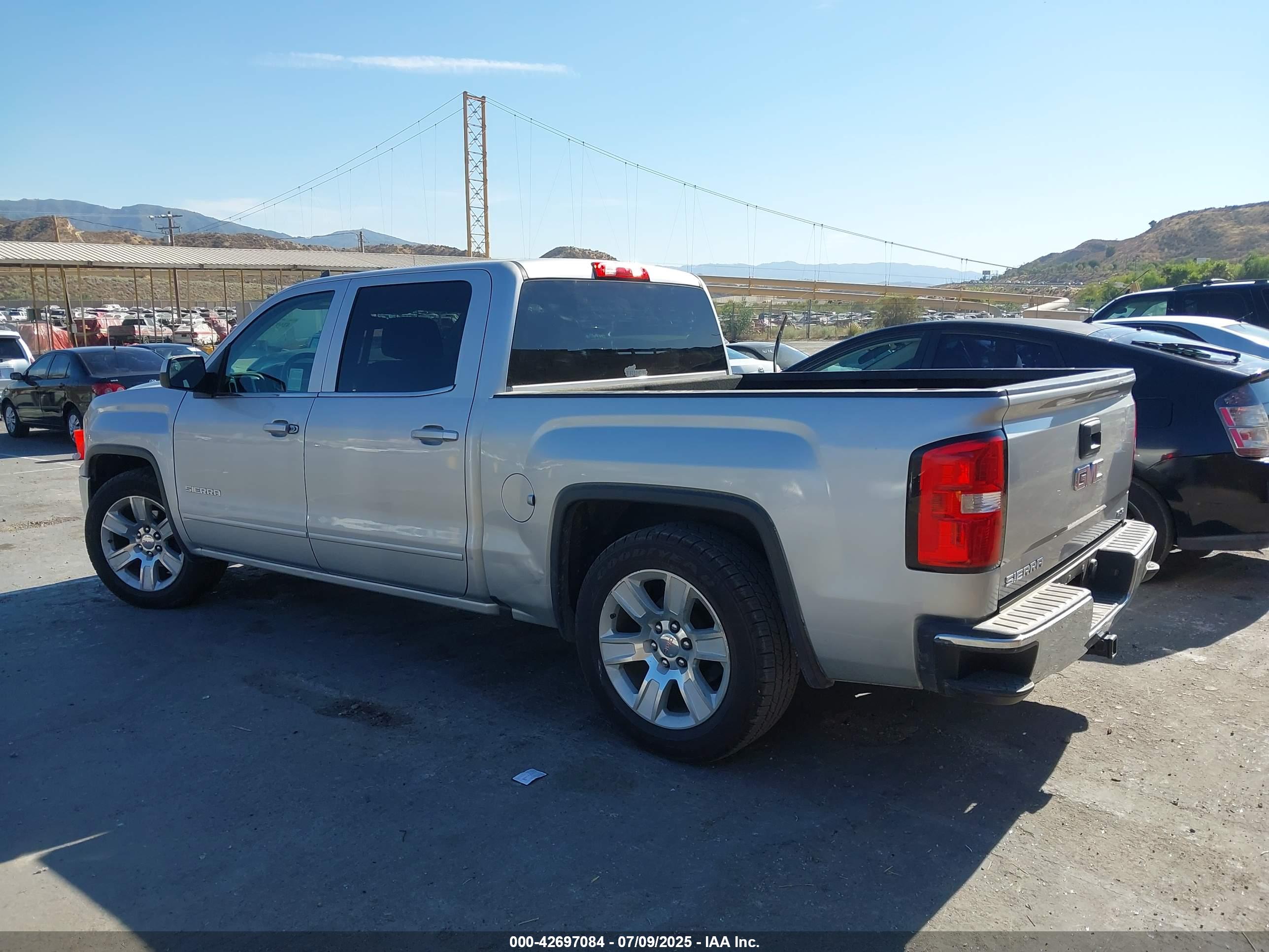 GMC SIERRA image 3