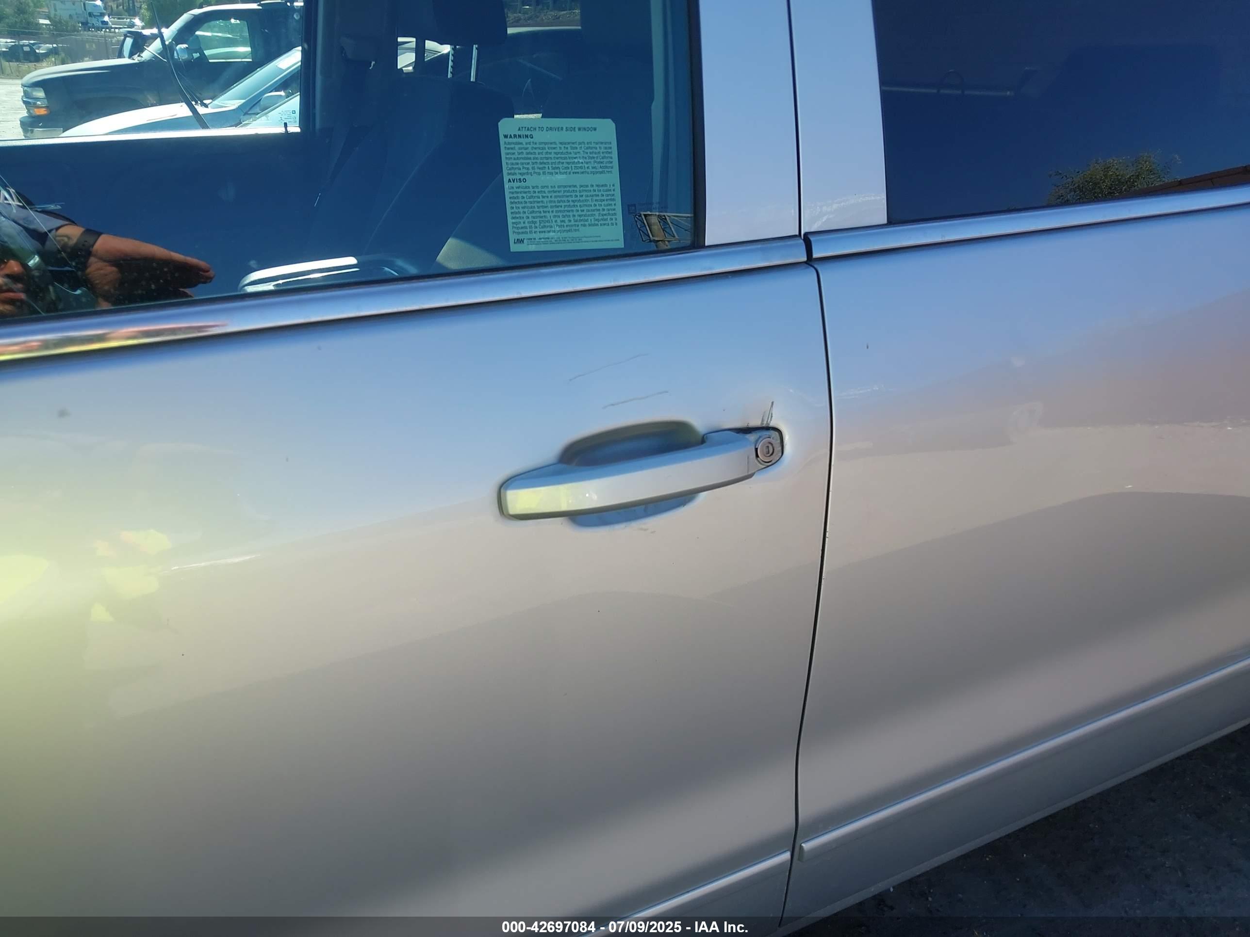 GMC SIERRA image 6