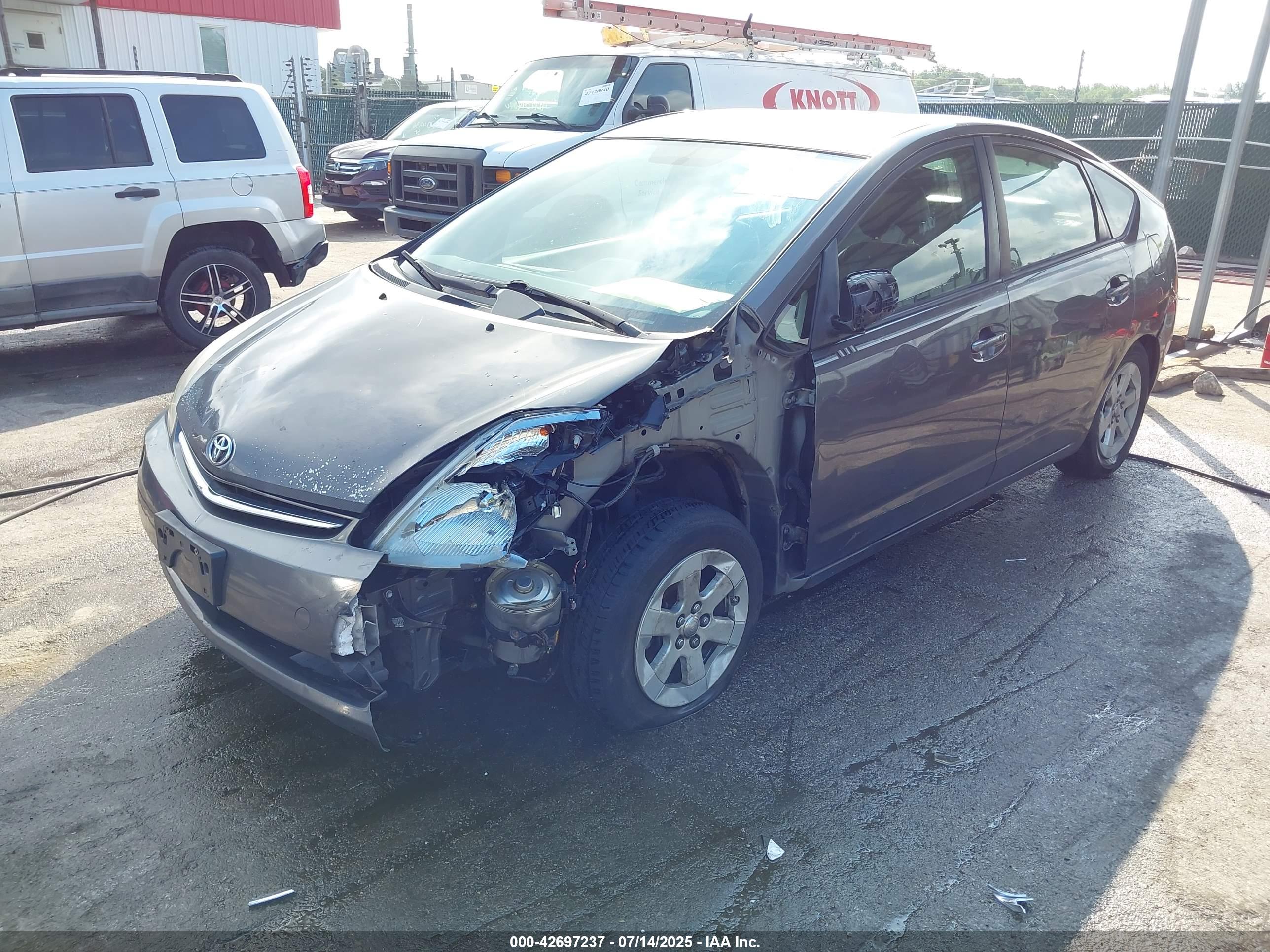 TOYOTA PRIUS image 2