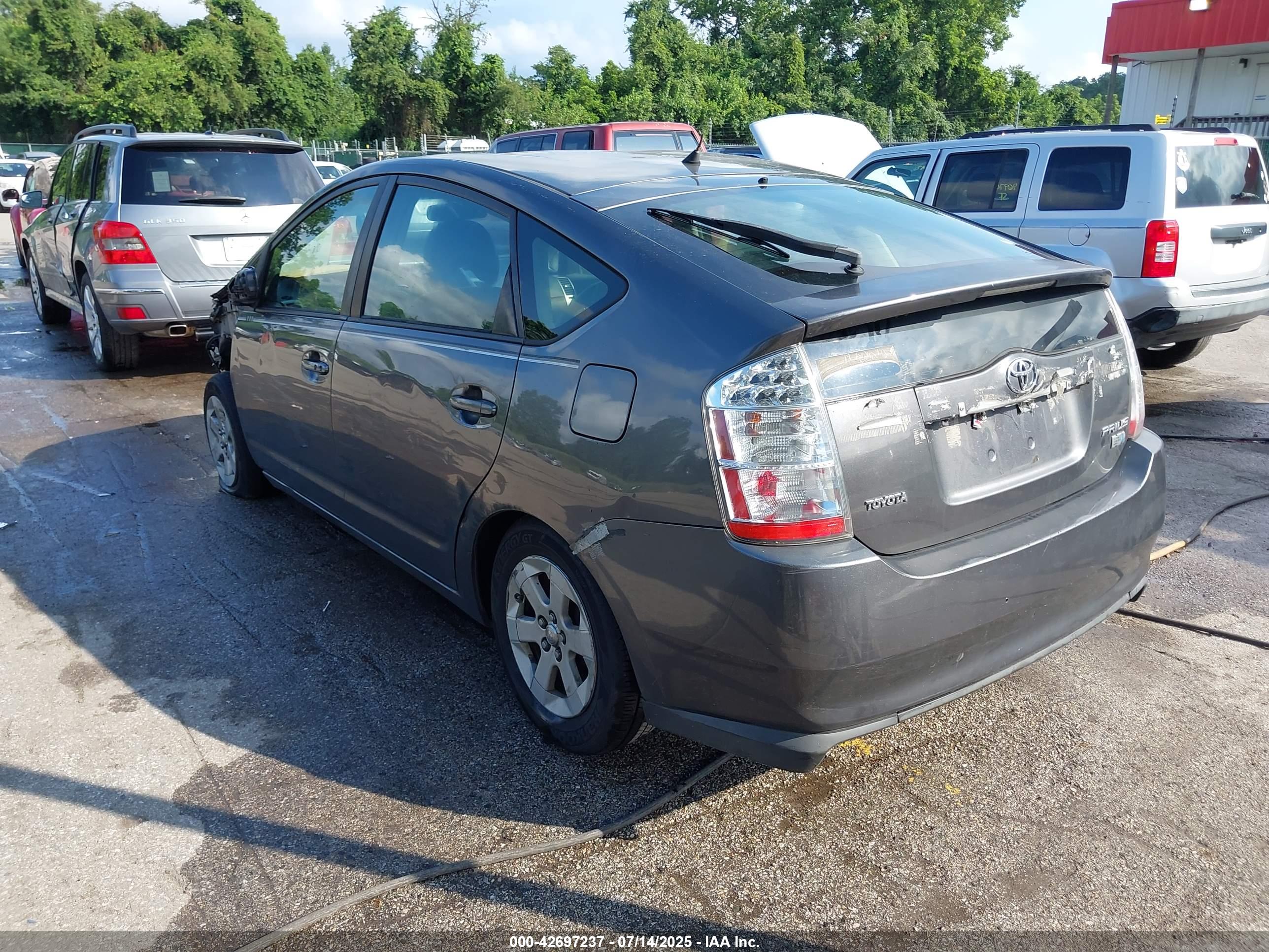 TOYOTA PRIUS image 3