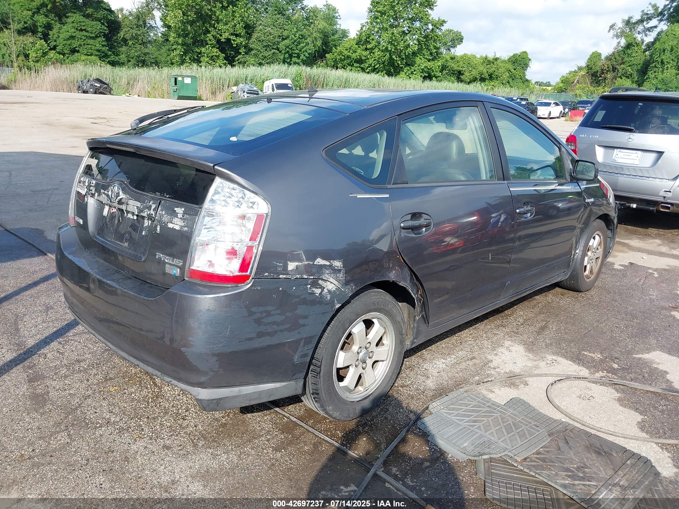 TOYOTA PRIUS image 4