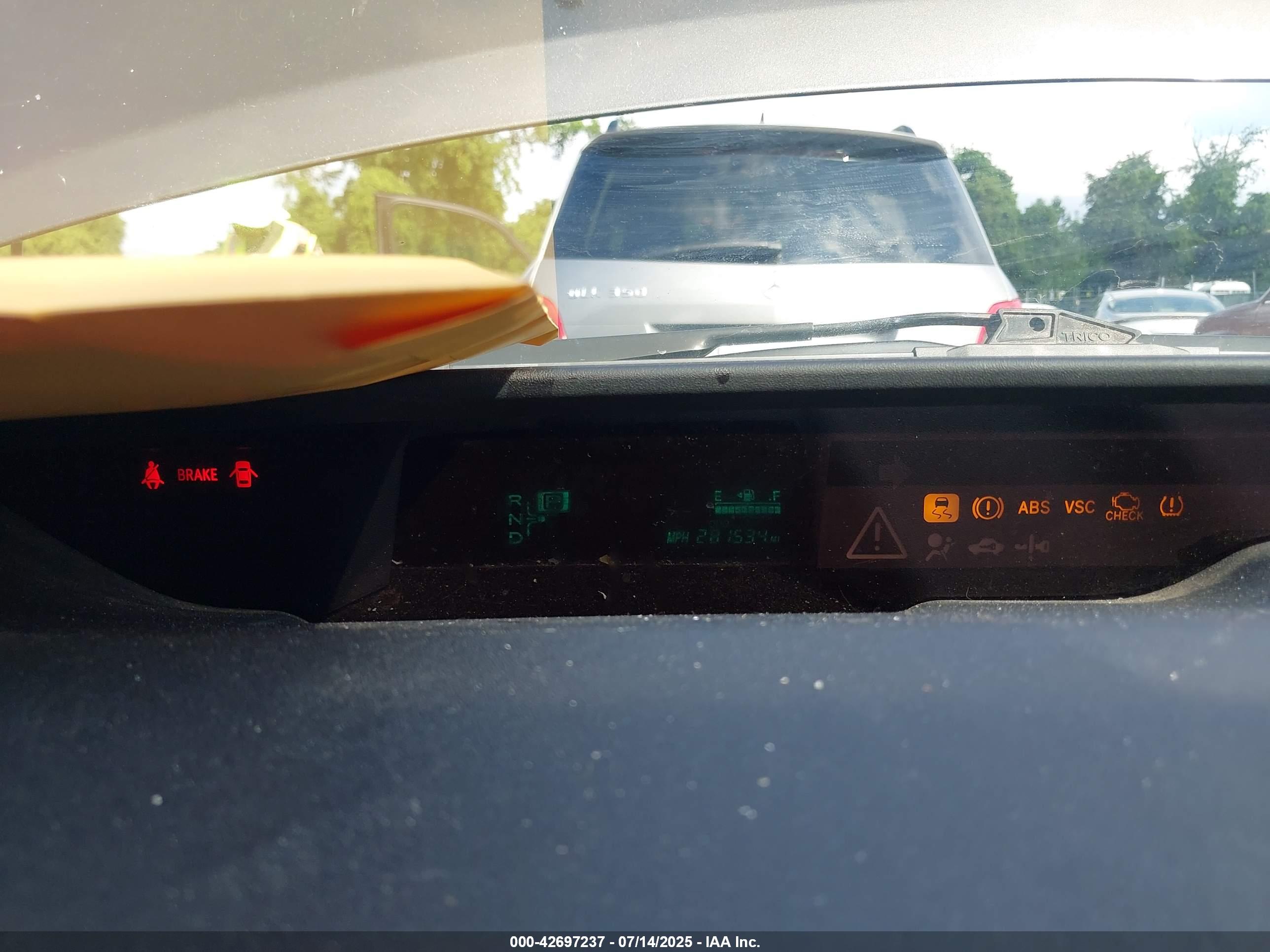 TOYOTA PRIUS image 7