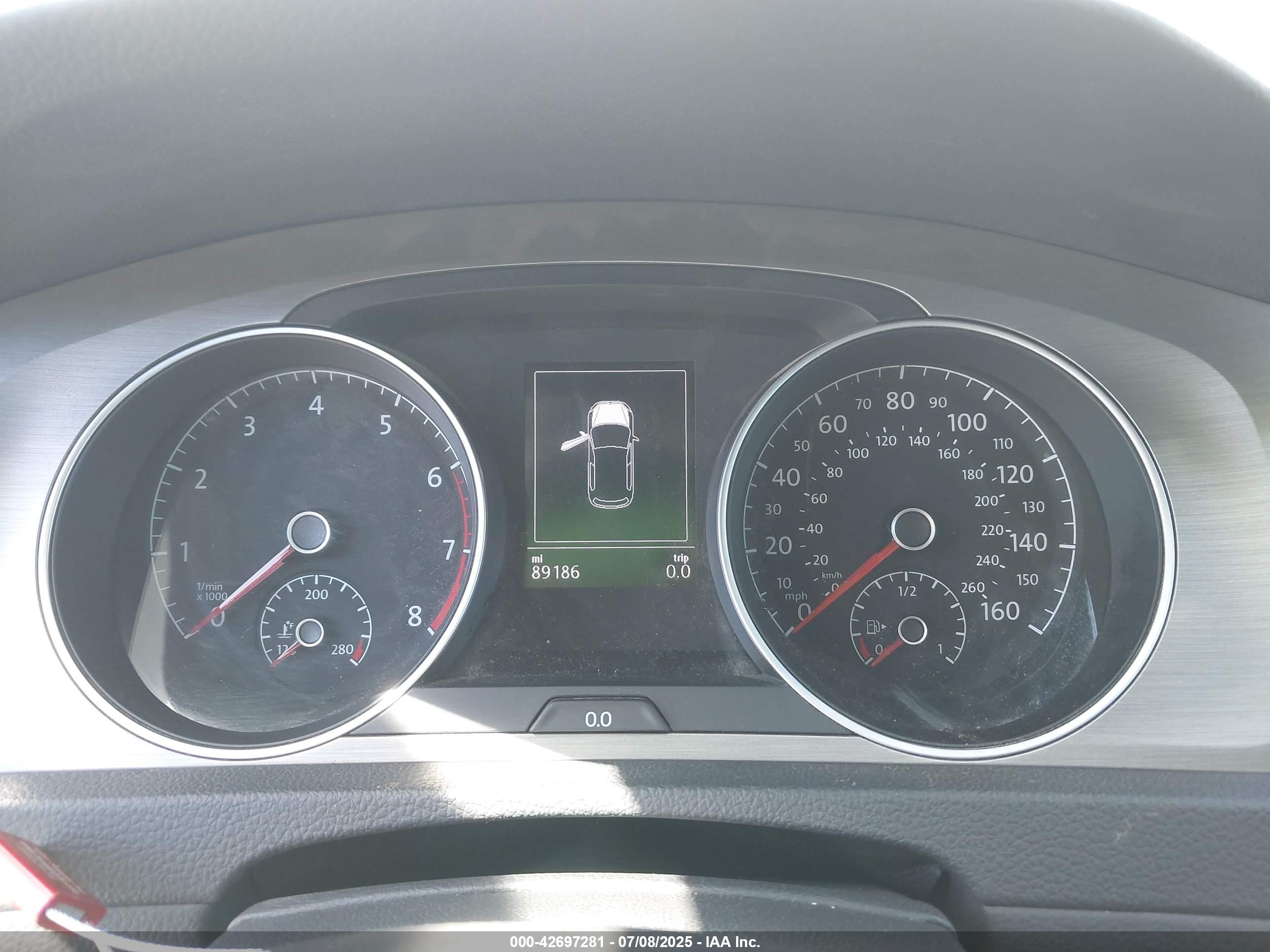 VOLKSWAGEN GOLF image 7