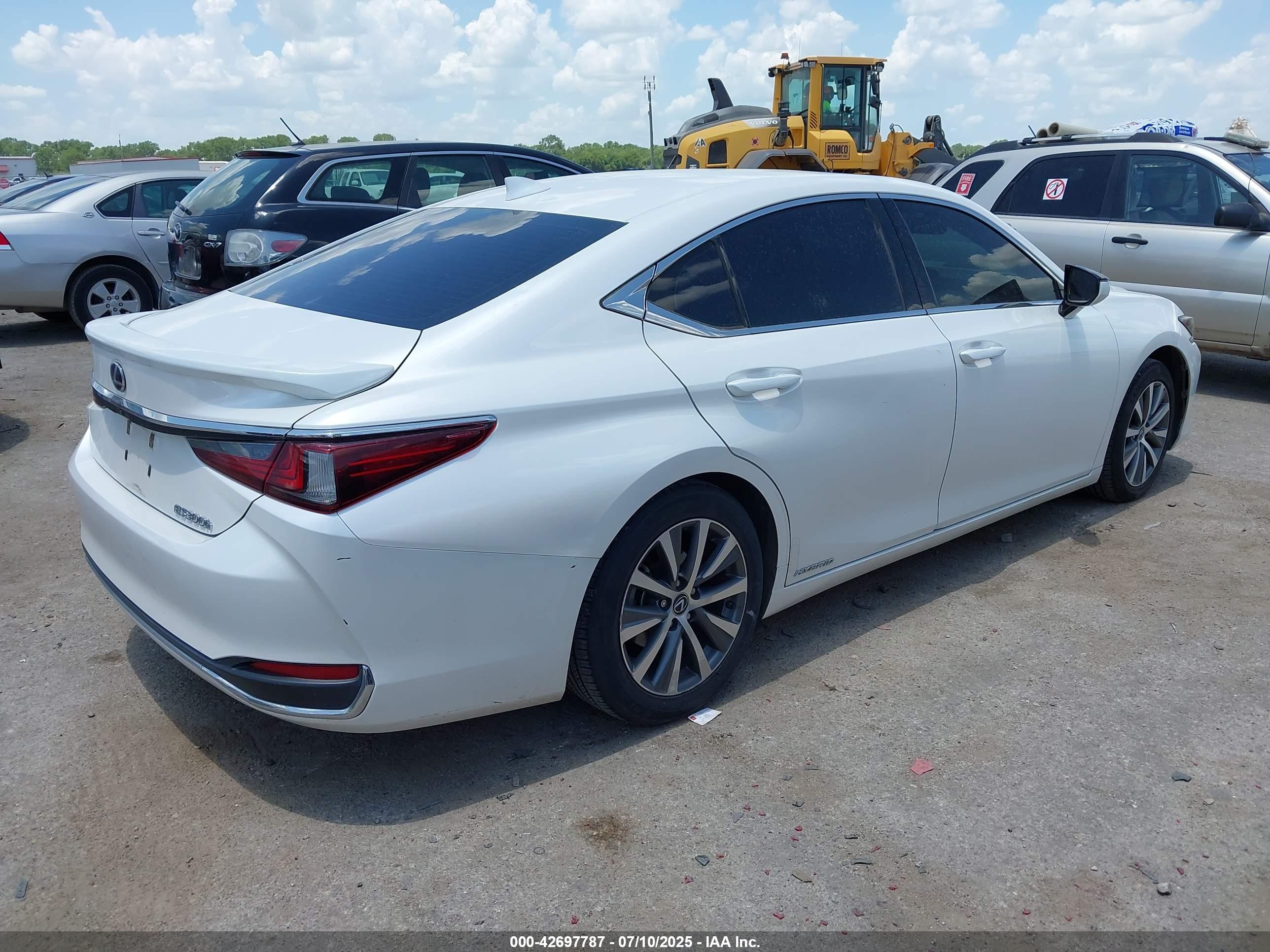 LEXUS ES image 4