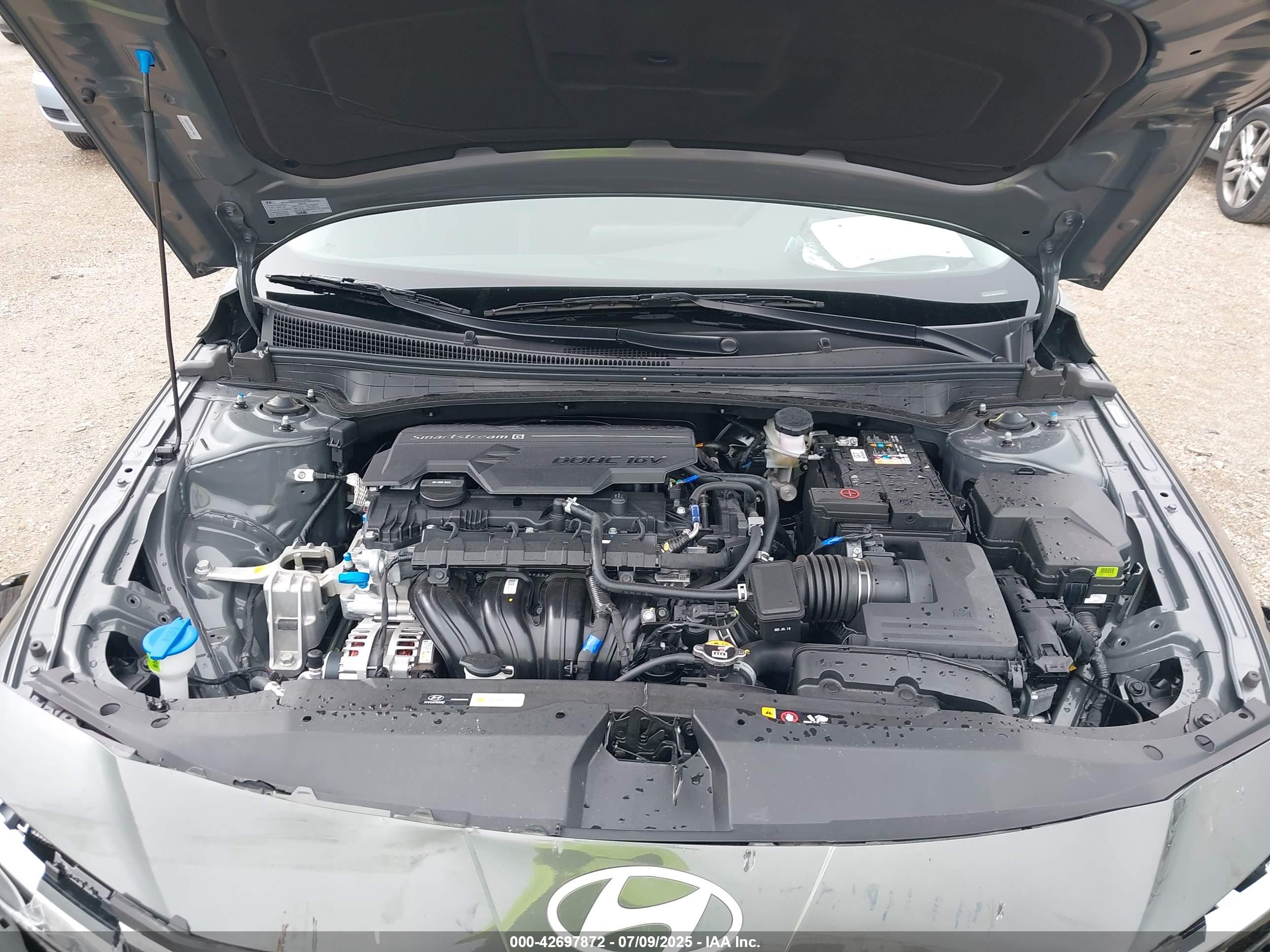 HYUNDAI ELANTRA image 10