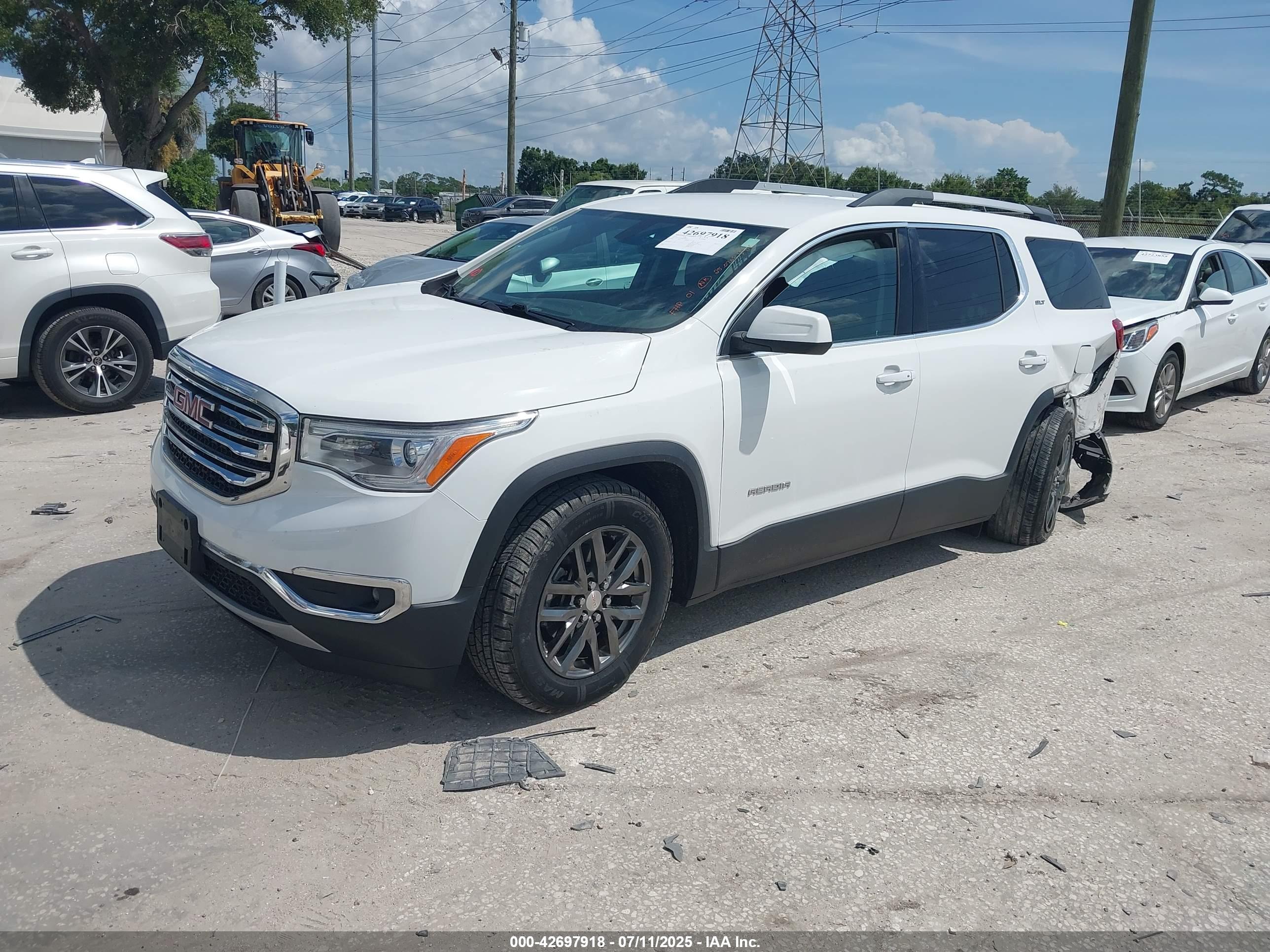 GMC ACADIA image 2