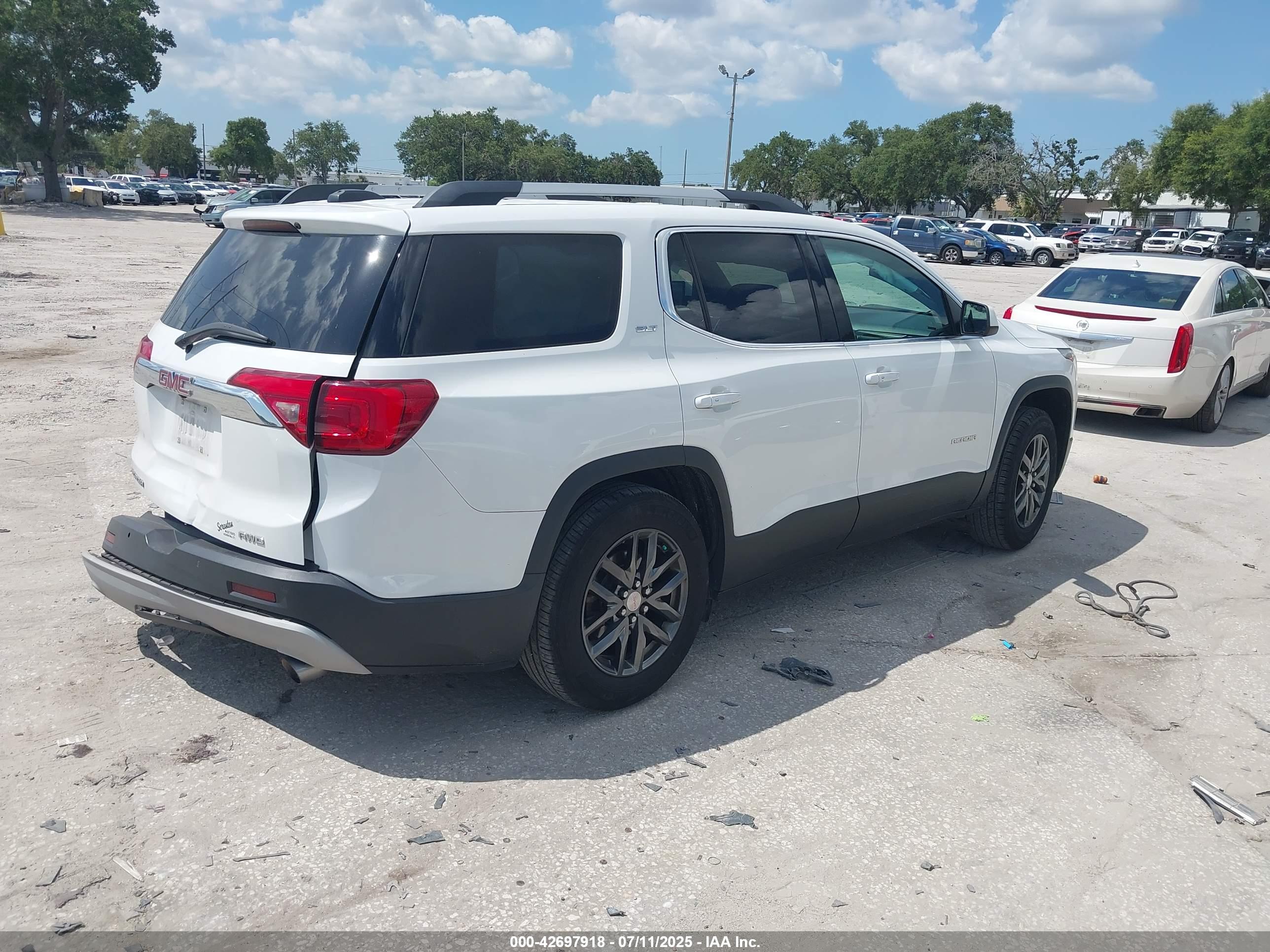 GMC ACADIA image 4