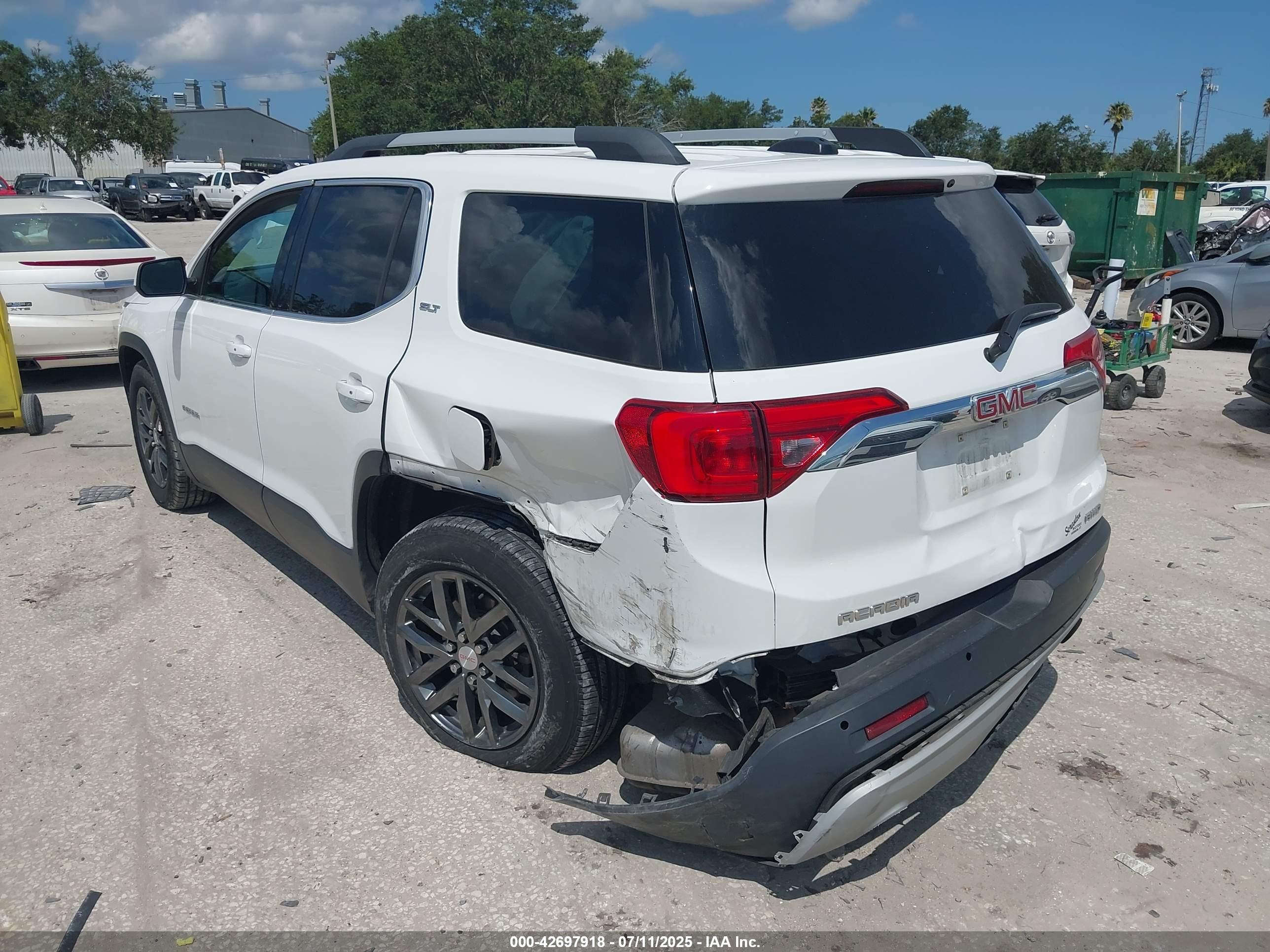 GMC ACADIA image 6