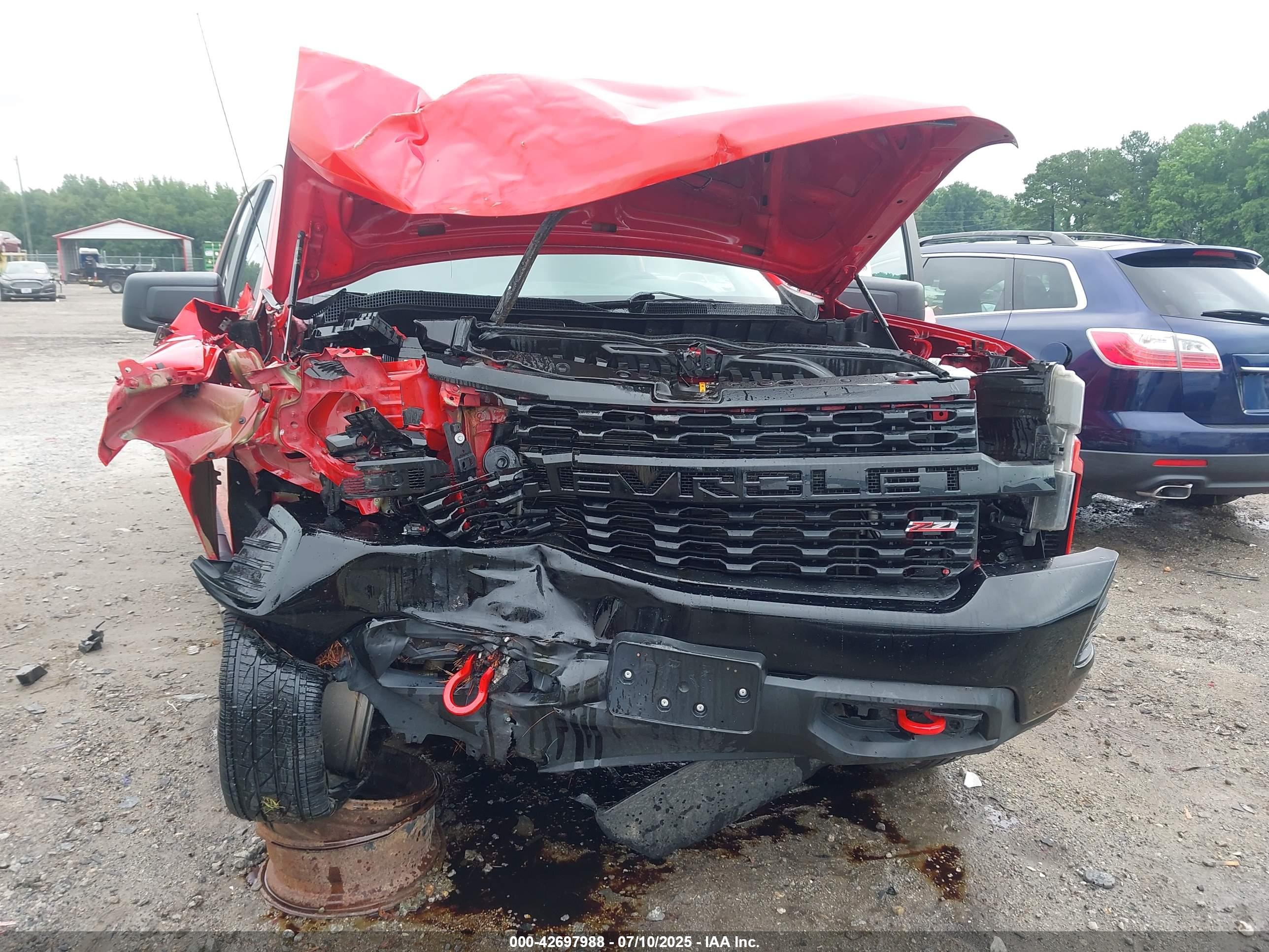 CHEVROLET SILVERADO image 6